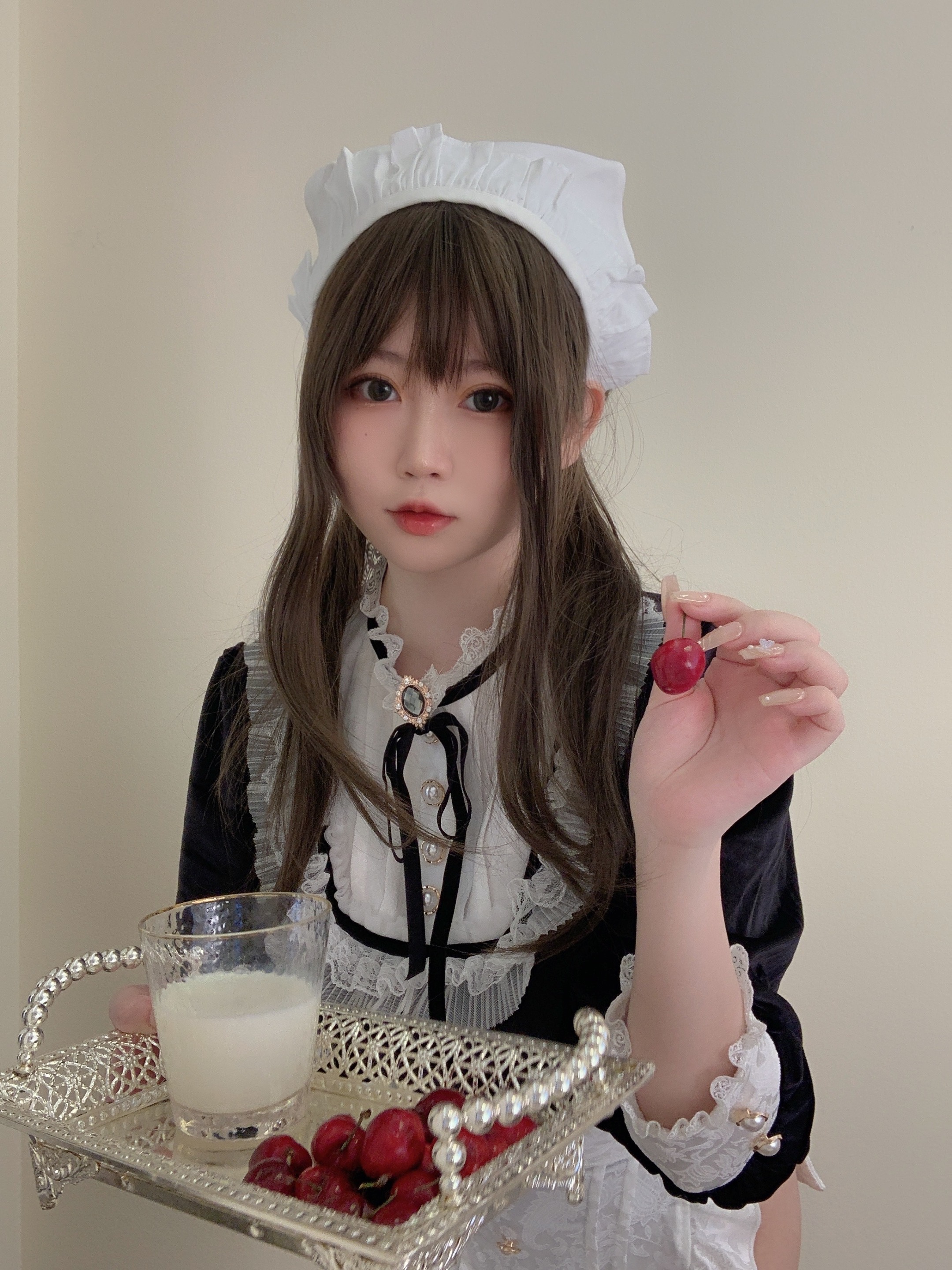 是依酱呀 - NO.49 女仆馆长 [50P5V-225MB] 23