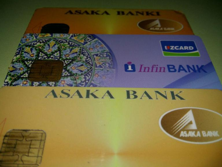 Ака банк. Асака банк карта. Инфин банк карта. UZCARD Asaka Bank. Асака банк пластиковые карты.