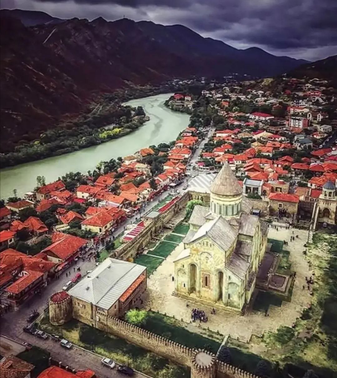 Мцхета. Тбилиси монастырь Мцхета. Город-музей Мцхета. Древняя столица Грузии Мцхета.