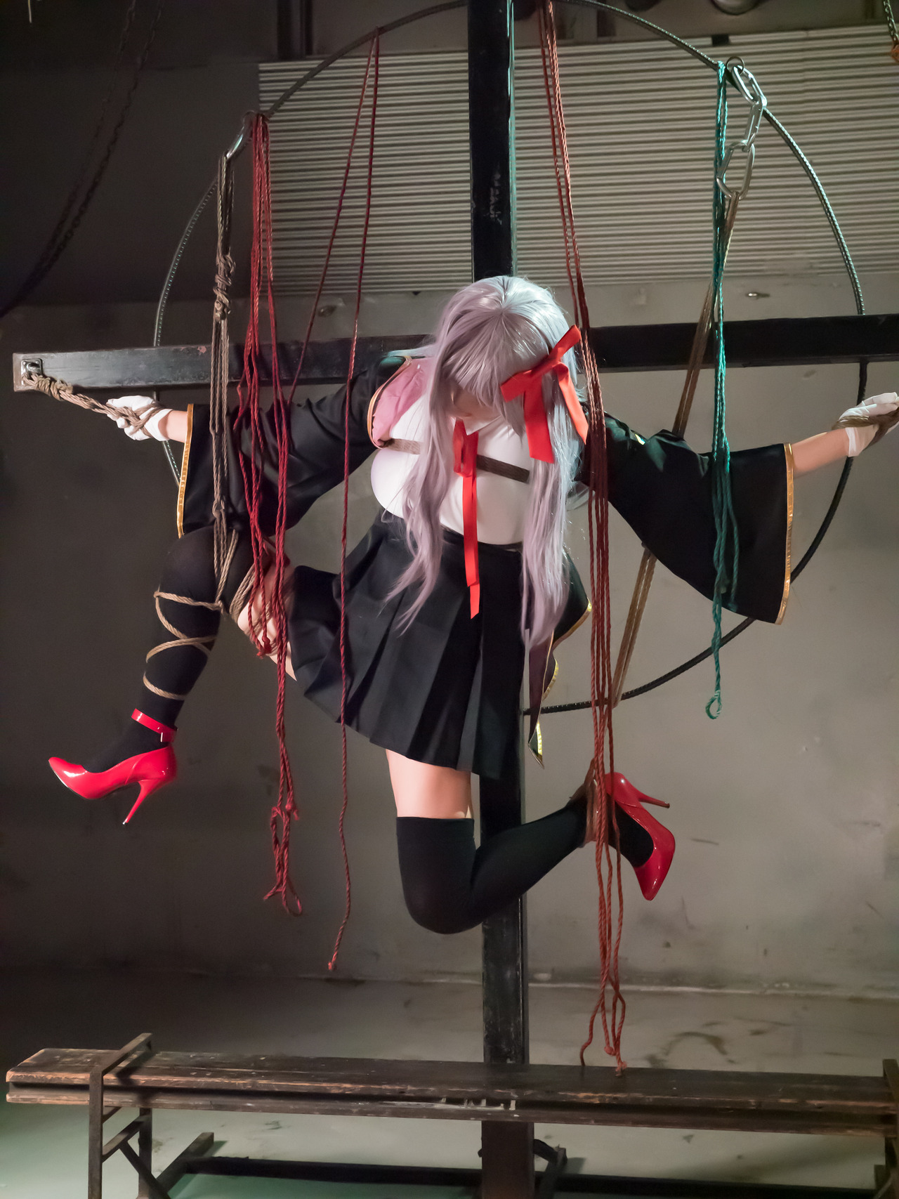あなたが好きなのは？ダークな世界観で緊縛されている少女 45