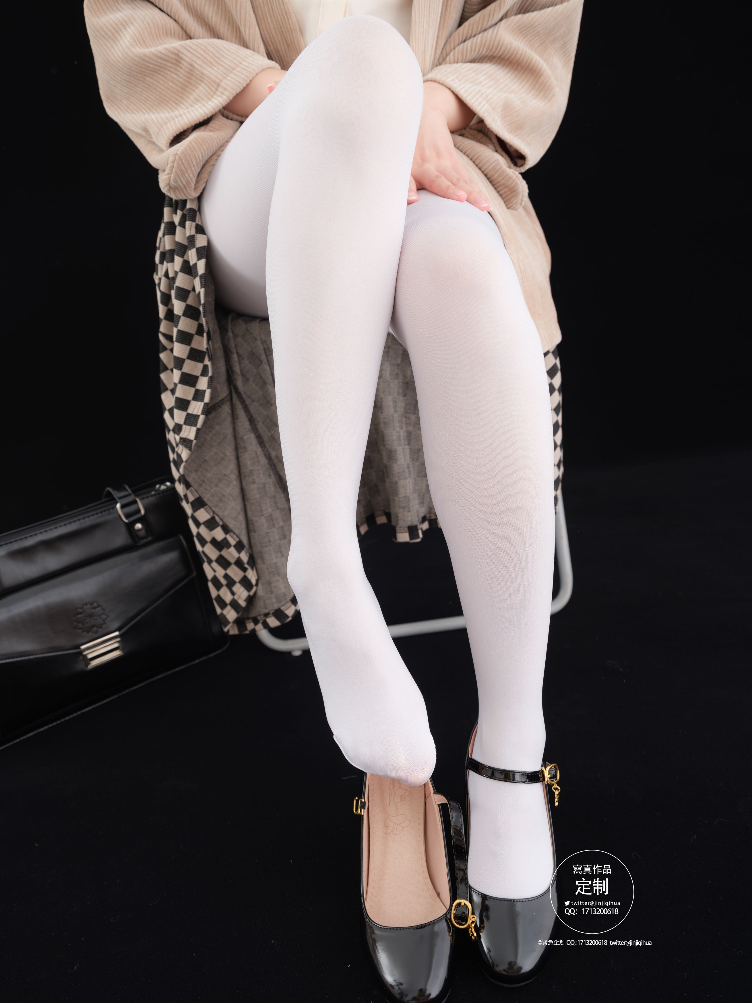 紧急企划 - EX-007 见希w 民国制服 白丝 [88P1V-3.45GB] 16