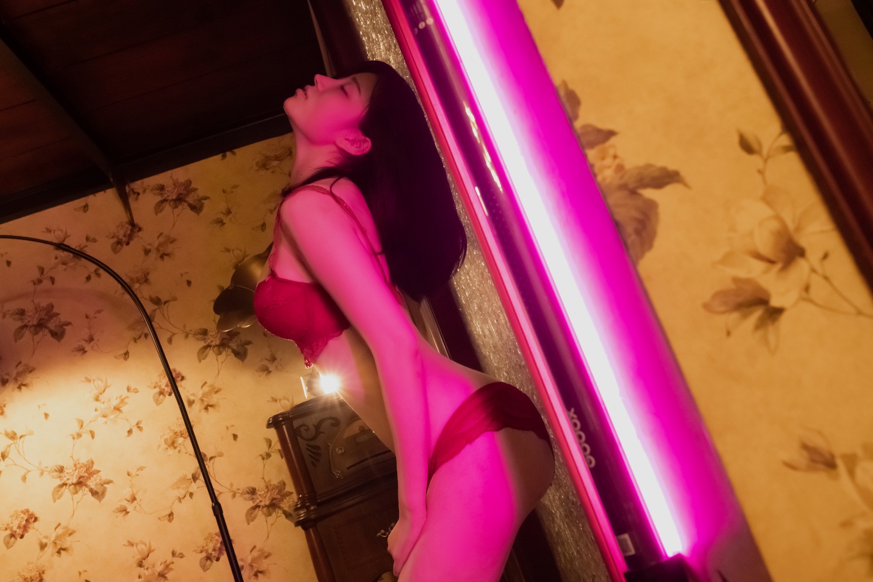 Cosplay 年年 红色内衣 11