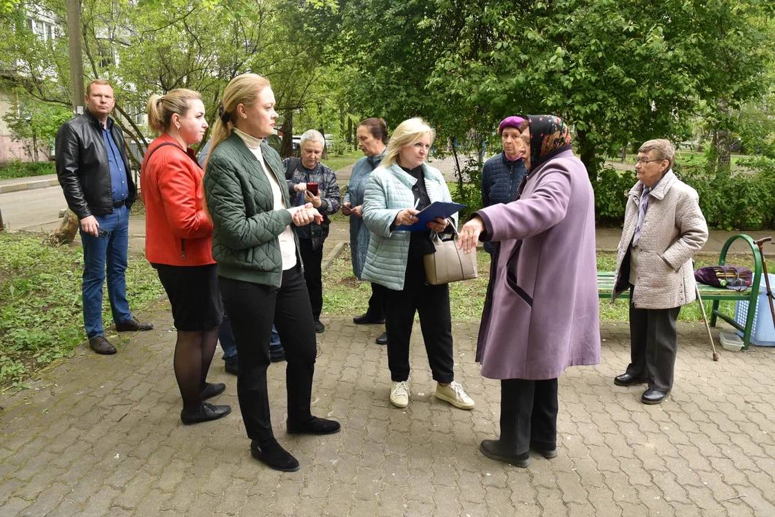 ЗАМЕСТИТЕЛИ ГЛАВЫ ЖУКОВСКОГО ПРОДОЛЖАЮТ ПРОВОДИТЬ ПЕШИЕ ОБХОДЫ - Лента  новостей Подмосковья