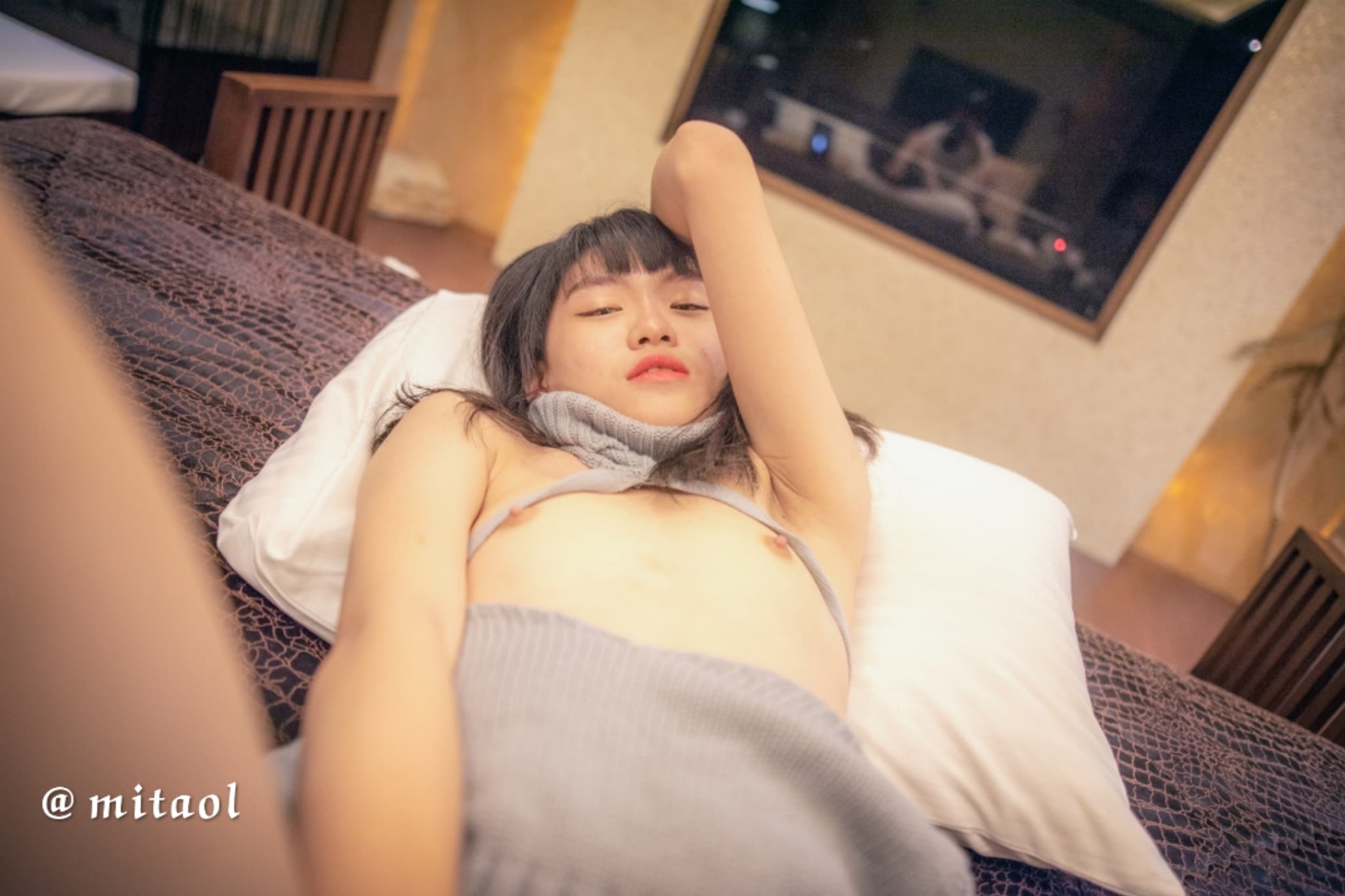 Miu Myoung in a arousing dance