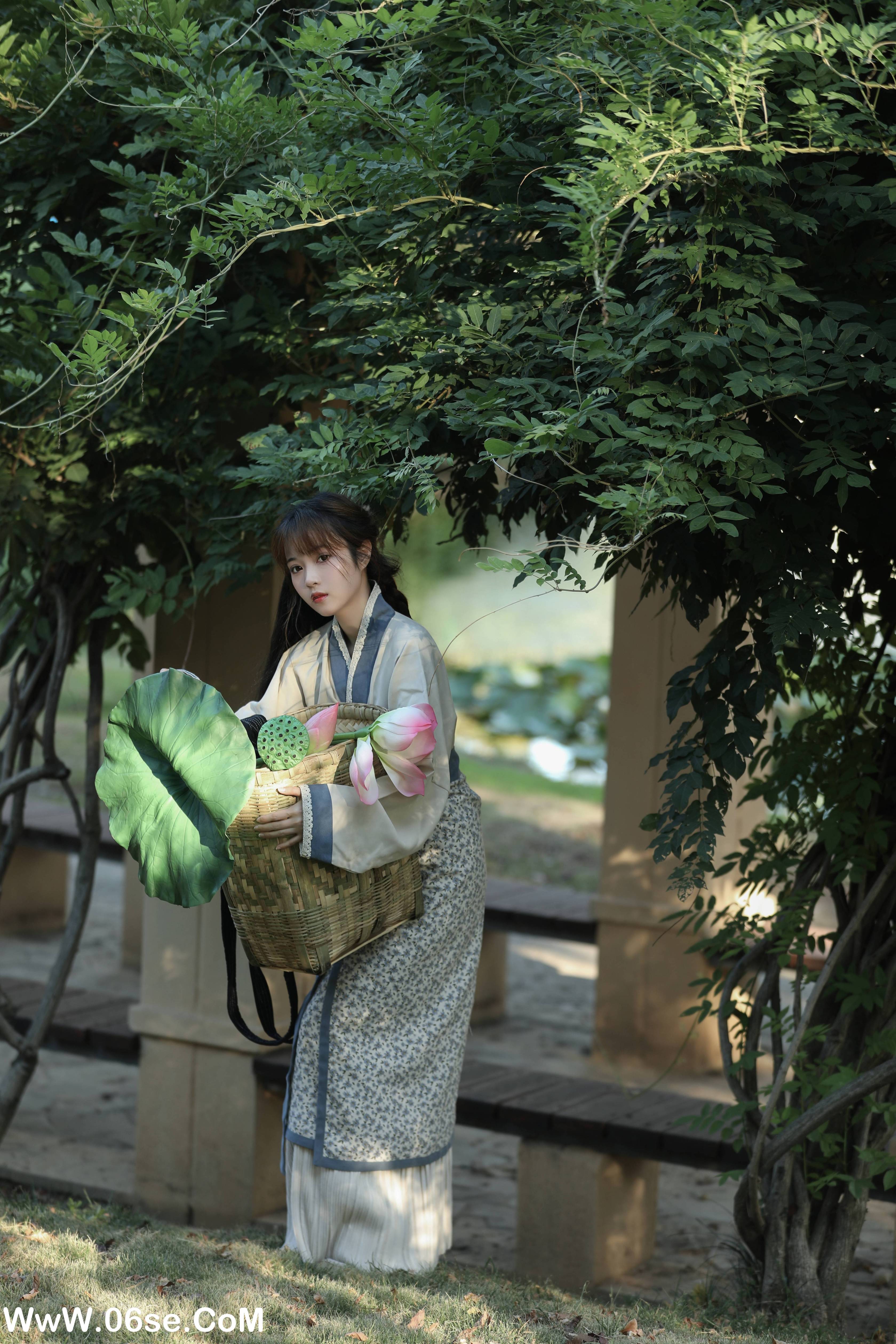 图片[25]-[YITUYU艺图语]2022.09.26 采荷 小薇人儿[37+1P／491MB]-六色网