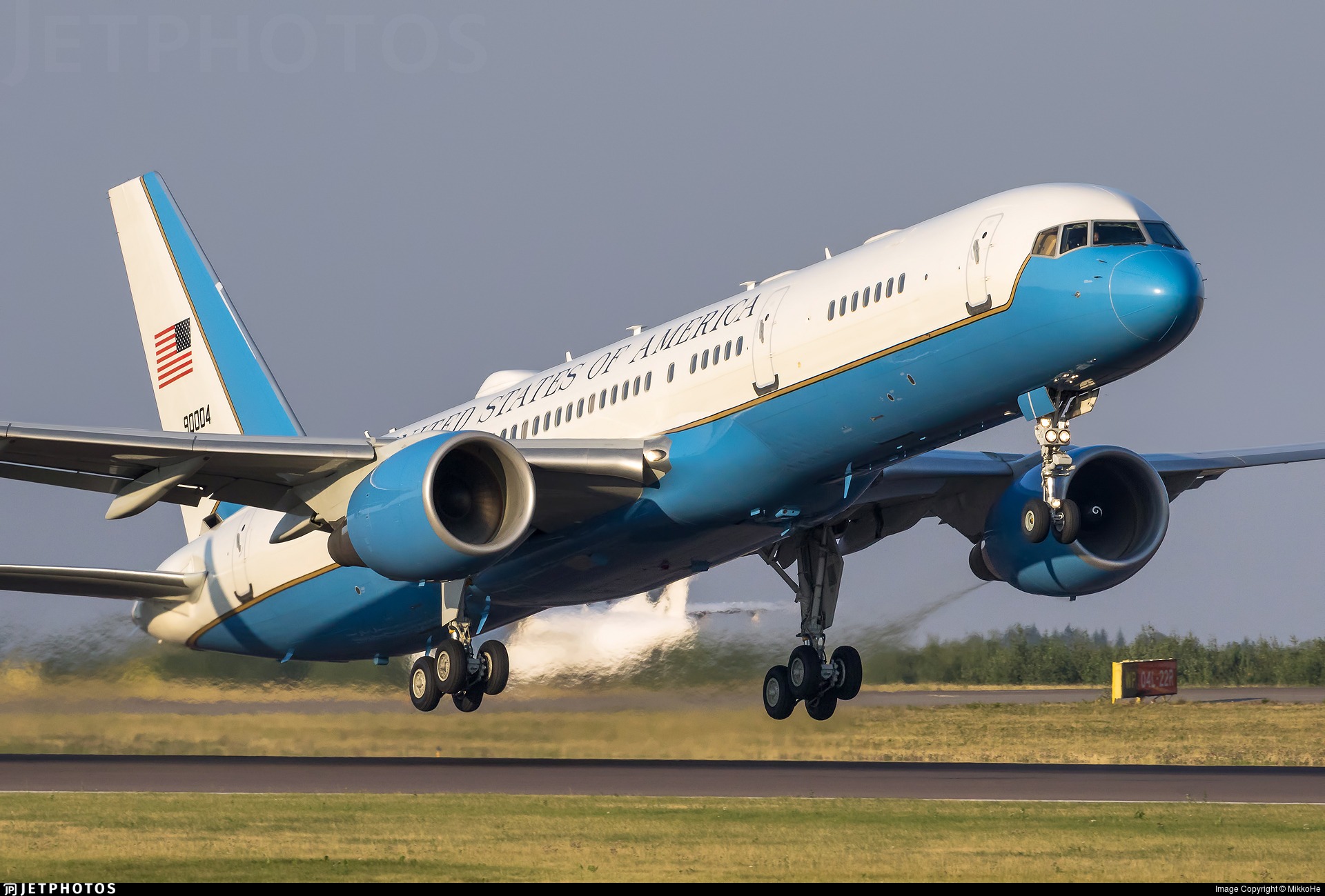 C 32 вариант. Boeing c-32a. Boeing 757 c-32. Airbus a320 Air Force one. Boeing VC-32a.