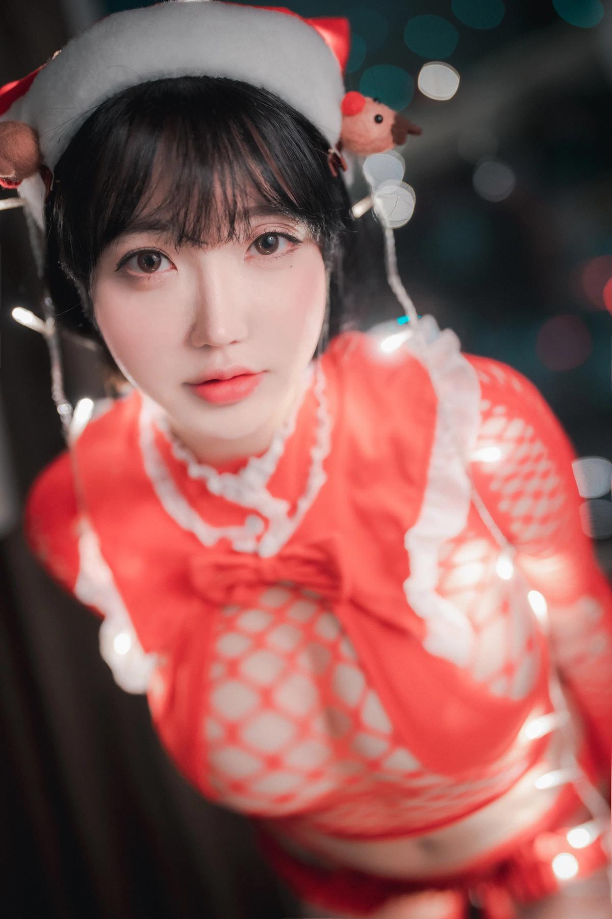 Son Yeeun 손예은, [LOOZY] Christmas Special 2021 Set.02 17