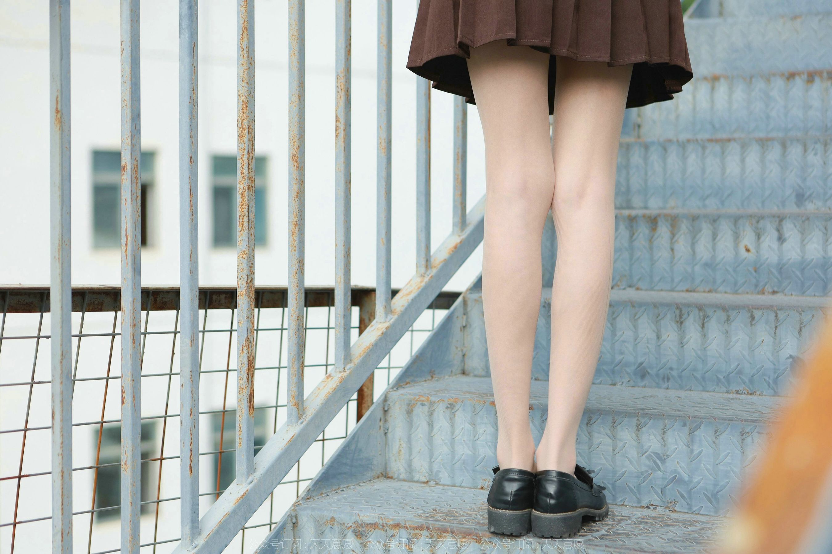 [异思趣向IESS]_模特_团团_《网易云长腿少女》-写真图集共90P 7