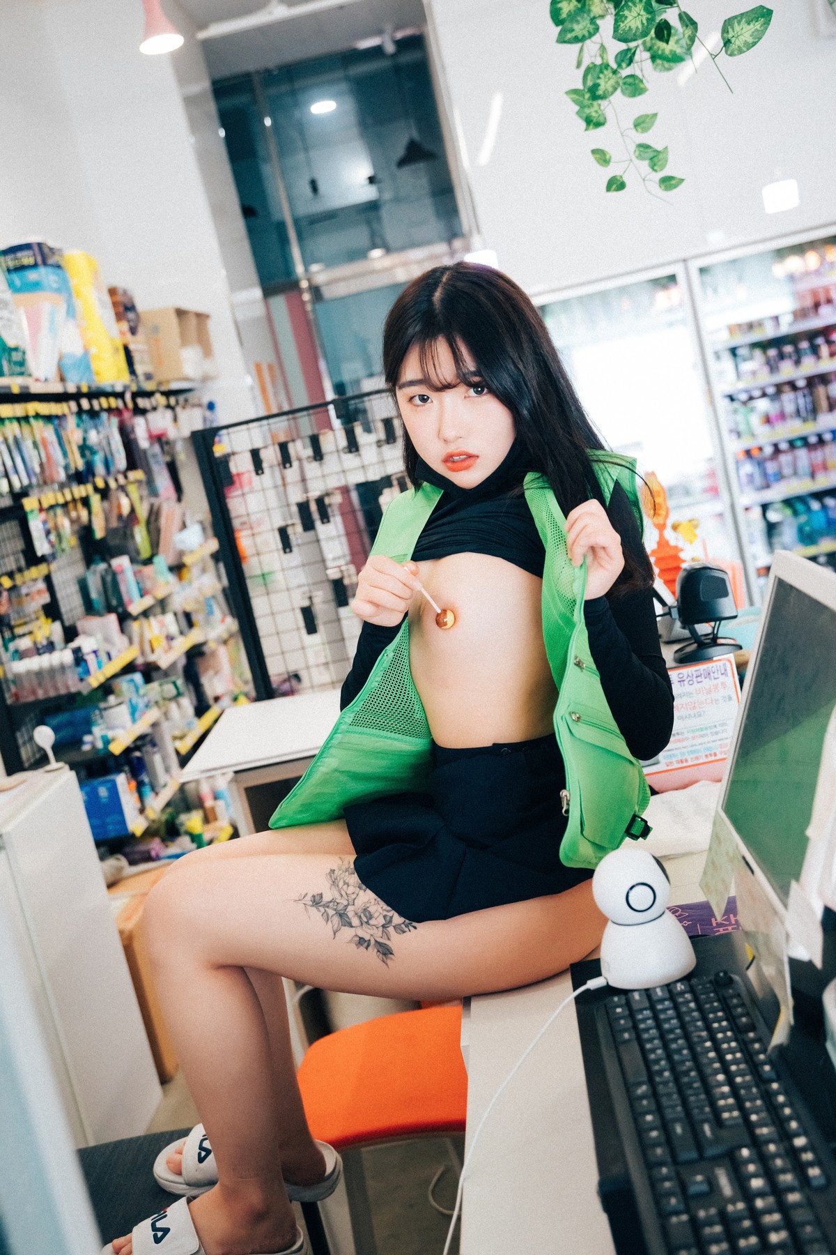 Sonson 손손, [Loozy] First Nipple Alba (S.Ver) Set.01 57