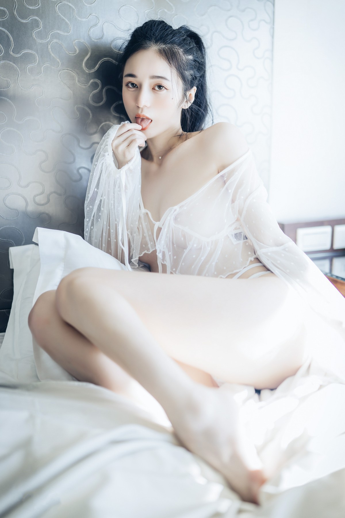 JVID精品 🔞仙仙辰 透明罩衫 透明駱駝蹄內褲 濕潤黑絲 我的女友 這次有點色😈有點甜 Set.01 45