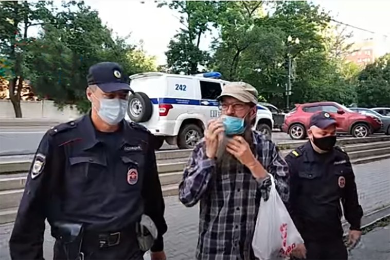 В Хабаровске арестовали священника за участие в несогласованных акциях