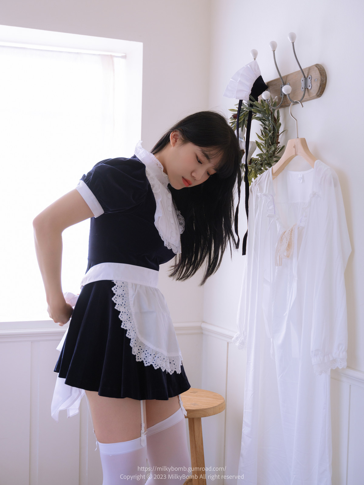 Yui 유이, [MilkyBomb] Maid Set.01 49