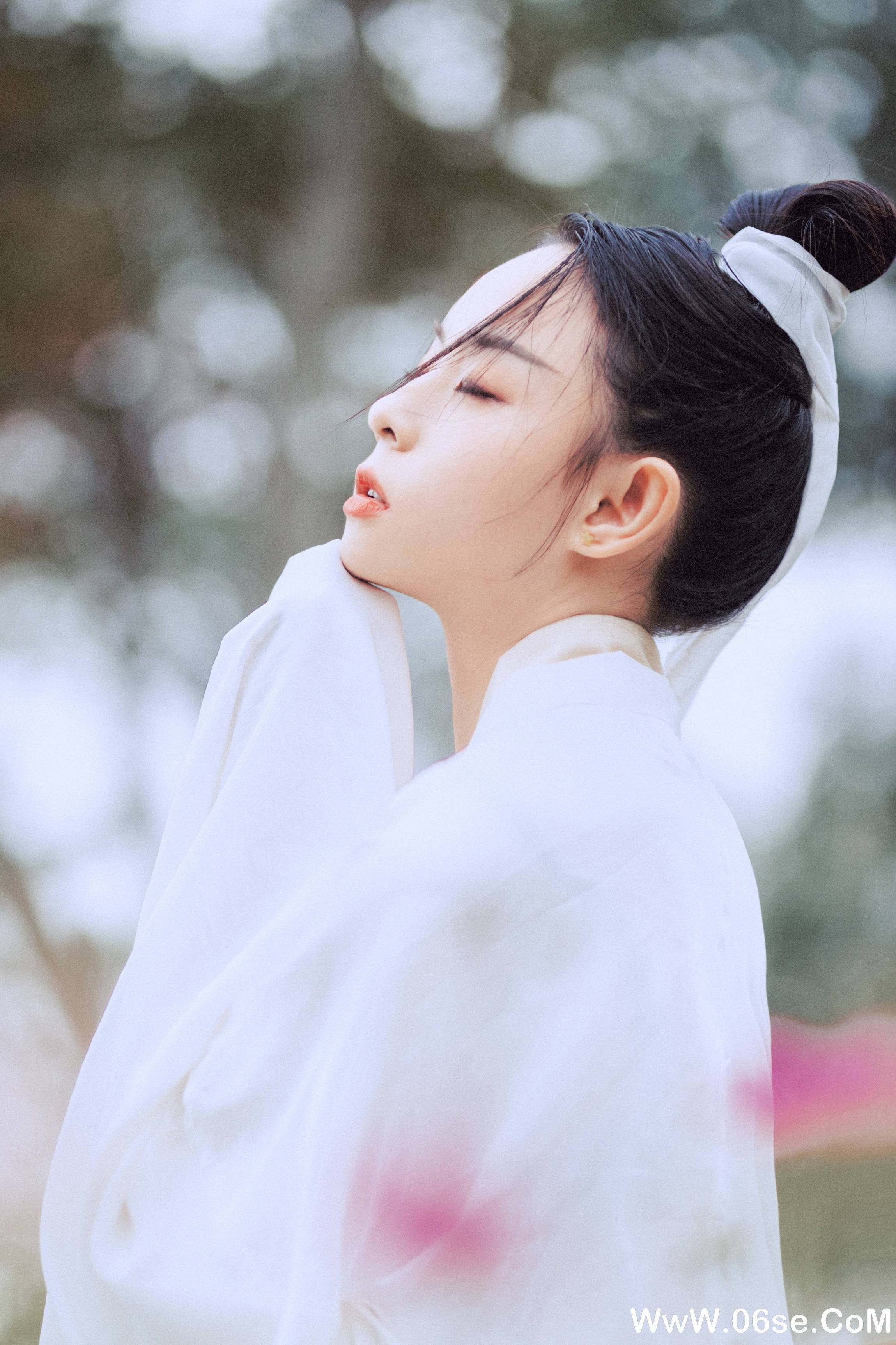 图片[15]-[YITUYU艺图语]2021.09.04 白衣隐 冯友薇[26+1P／412MB]-六色网
