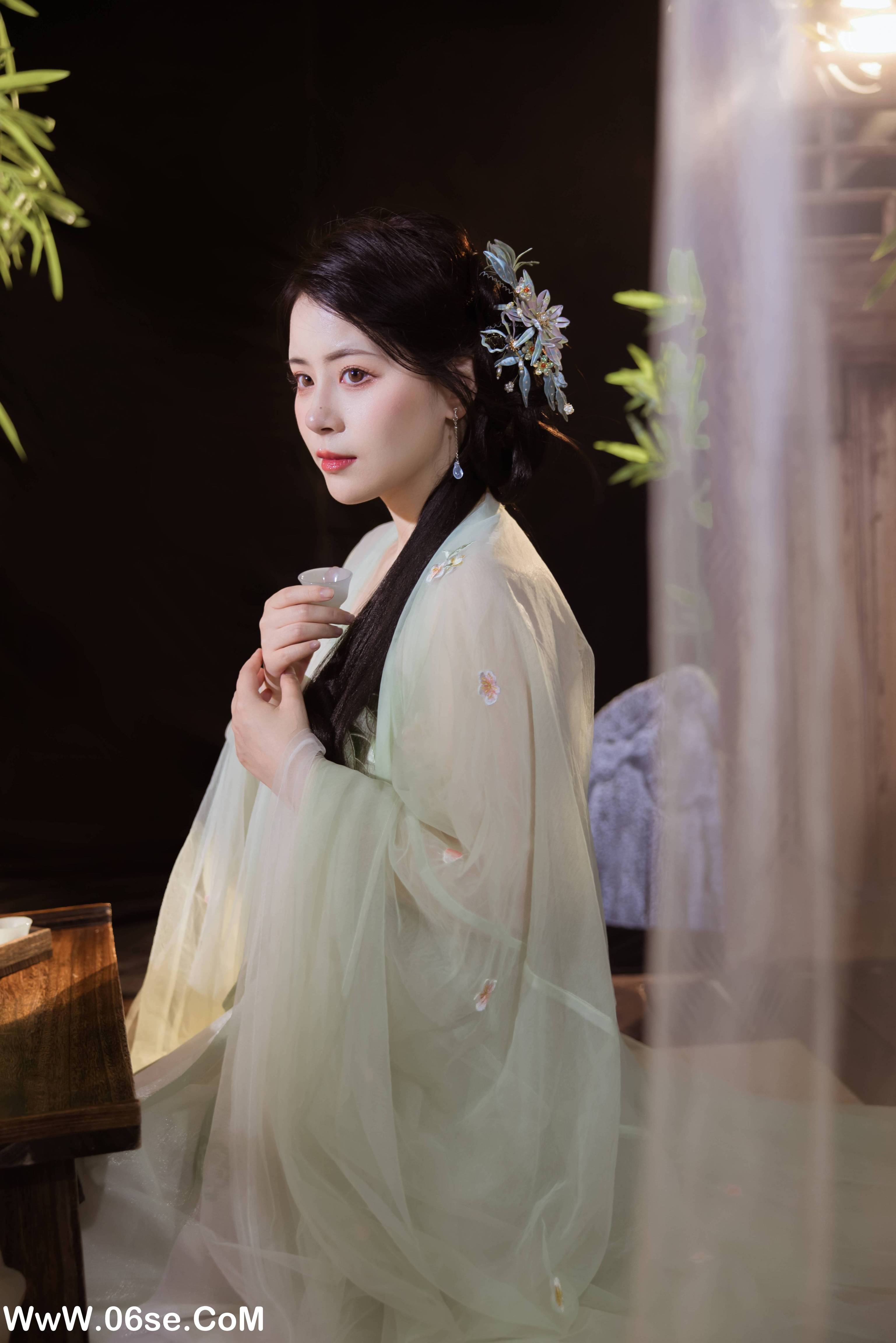 图片[20]-[YITUYU艺图语]2022.08.05 夏日庭院 公子不坏__[21+1P／310MB]-六色网