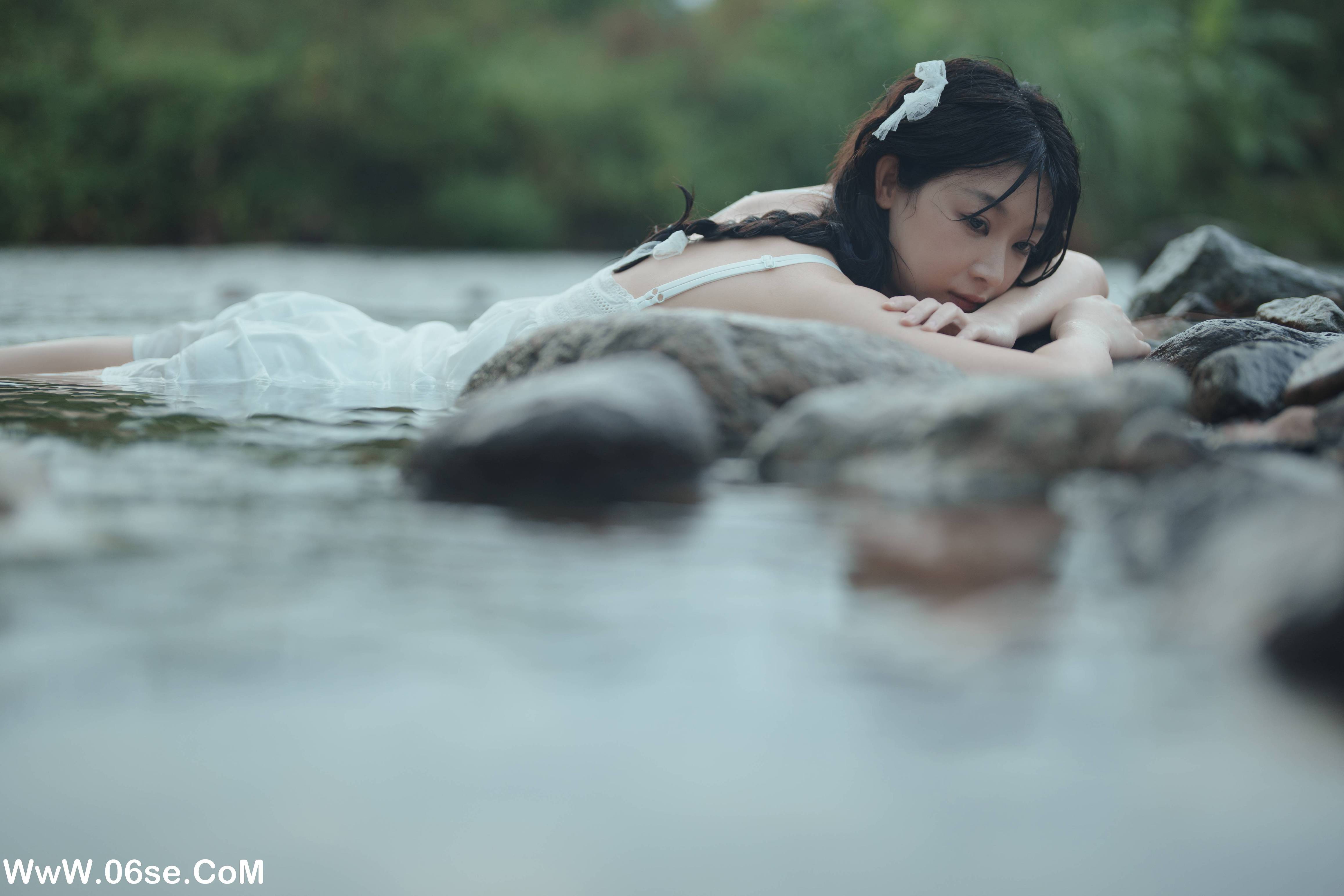 图片[35]-[YITUYU艺图语]2022.09.12 又甜又欲，很难不爱。山涧溪水，清凉一夏 七七[56+1P／461MB]-六色网