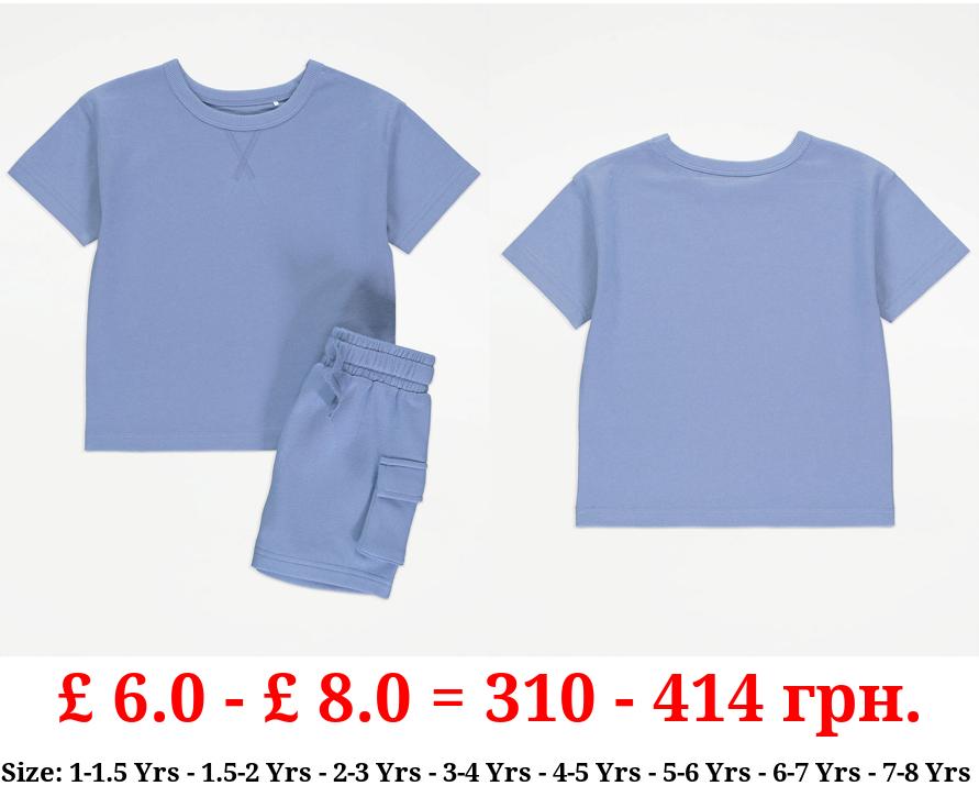 Blue T-Shirt and Cargo Shorts Outfit