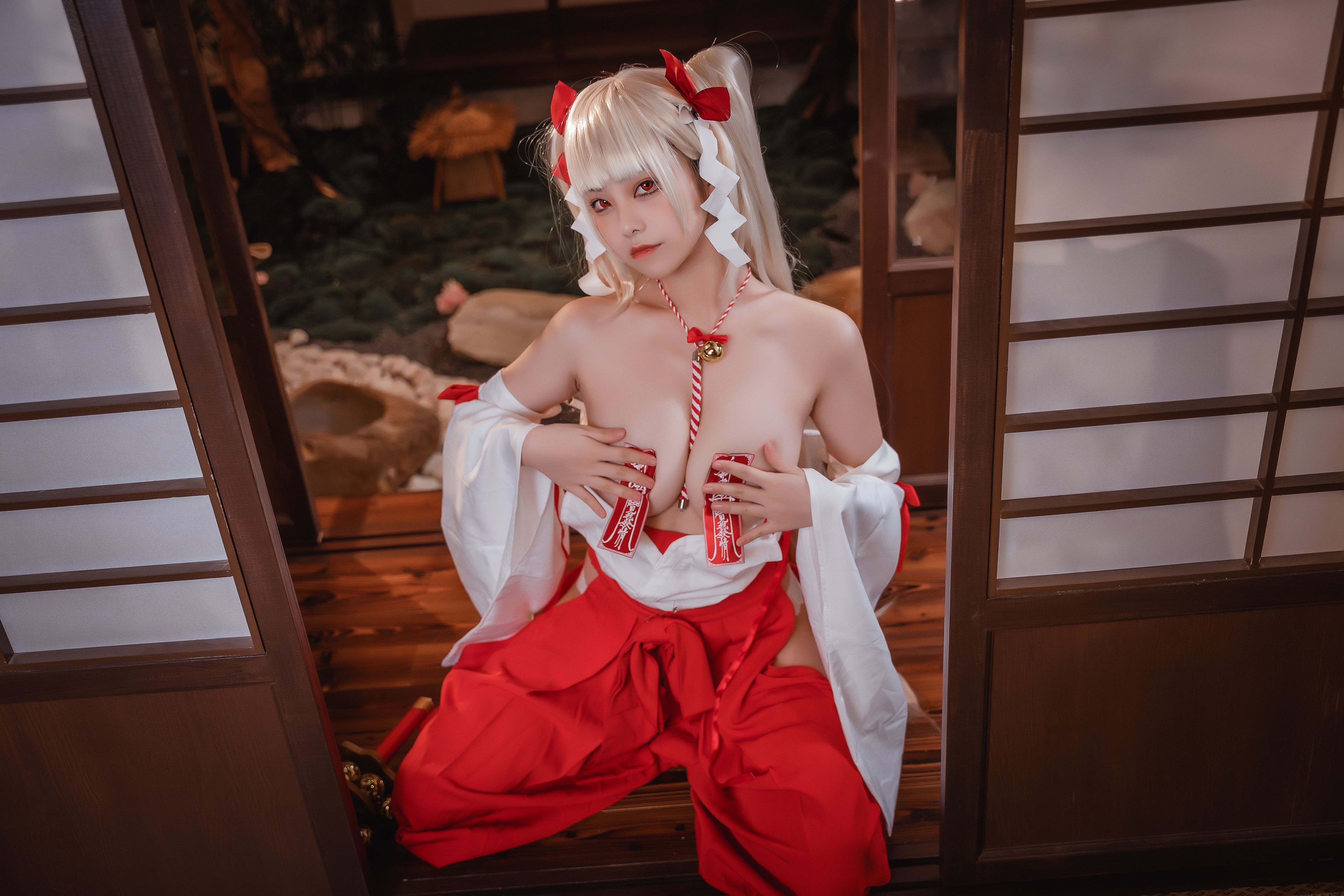 蜜汁猫裘 - 可畏巫女 50P 4V 2.28GB 7
