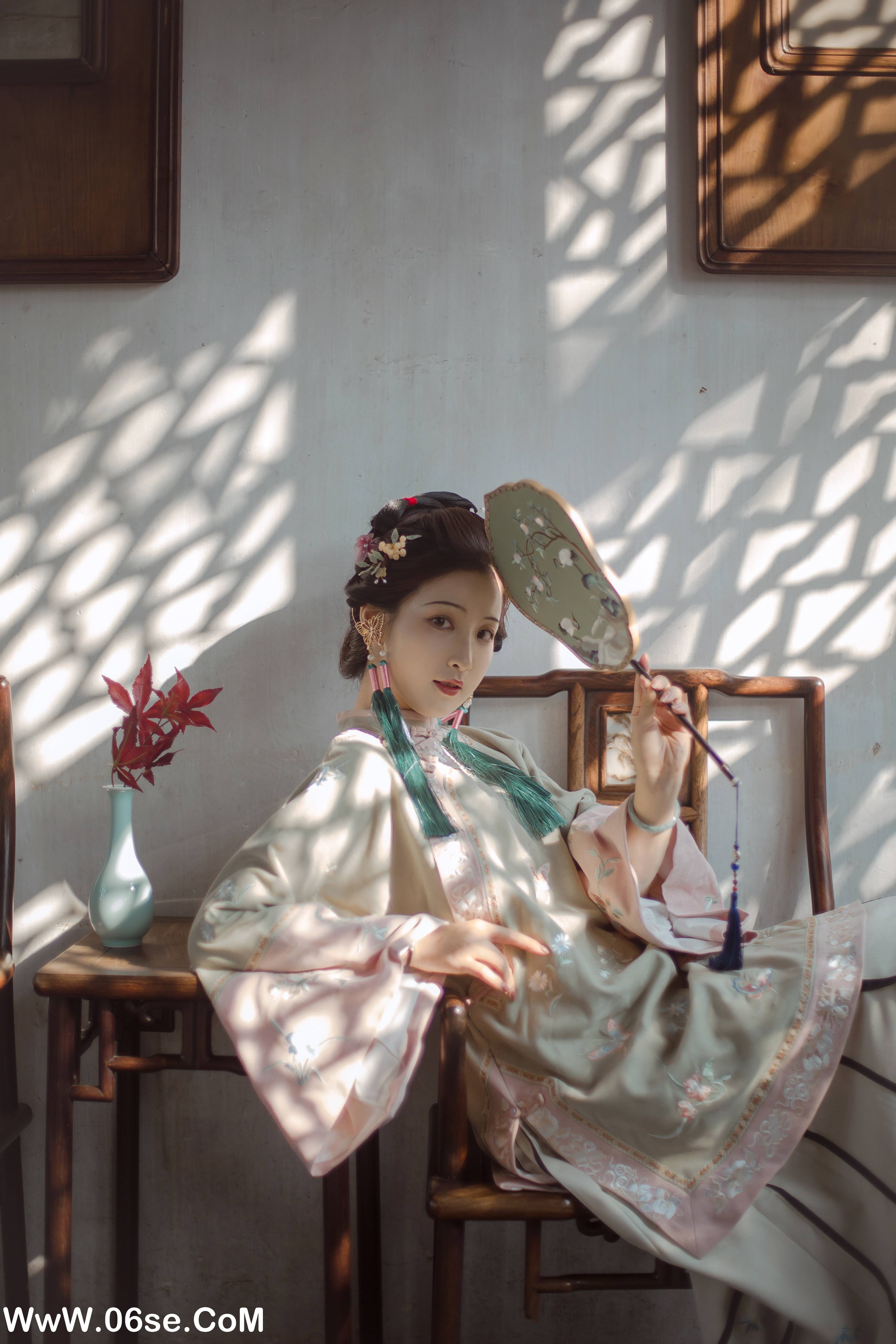 图片[21]-[YITUYU艺图语]2022.12.25 我于窗中窥伤鹤 我是金儿呀[25+1P／162MB]-六色网