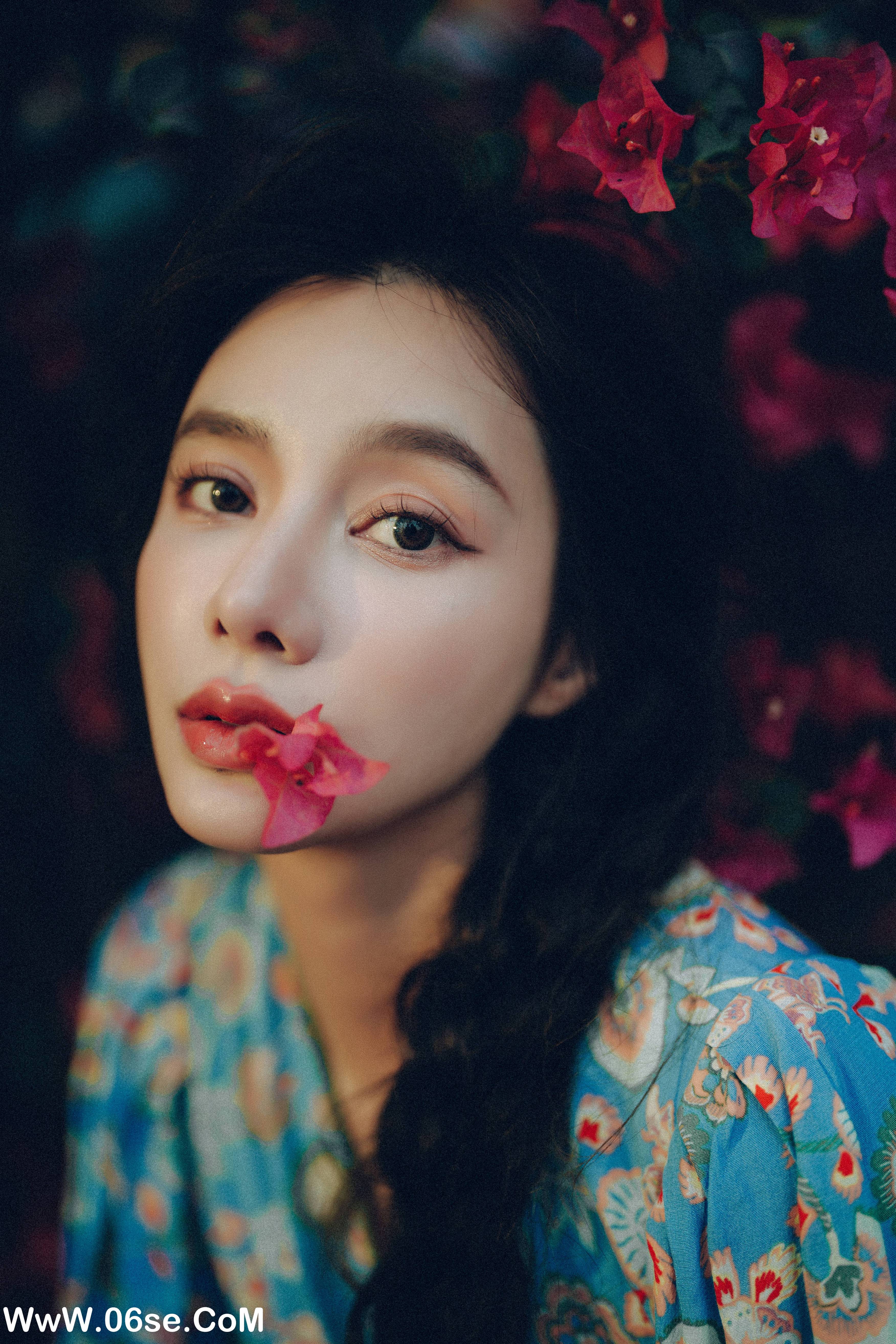 图片[24]-[YITUYU艺图语]2022.06.25 发光的发丝，三角梅瀑布下的女神 姝雯同学[55P-870.8M]-六色网