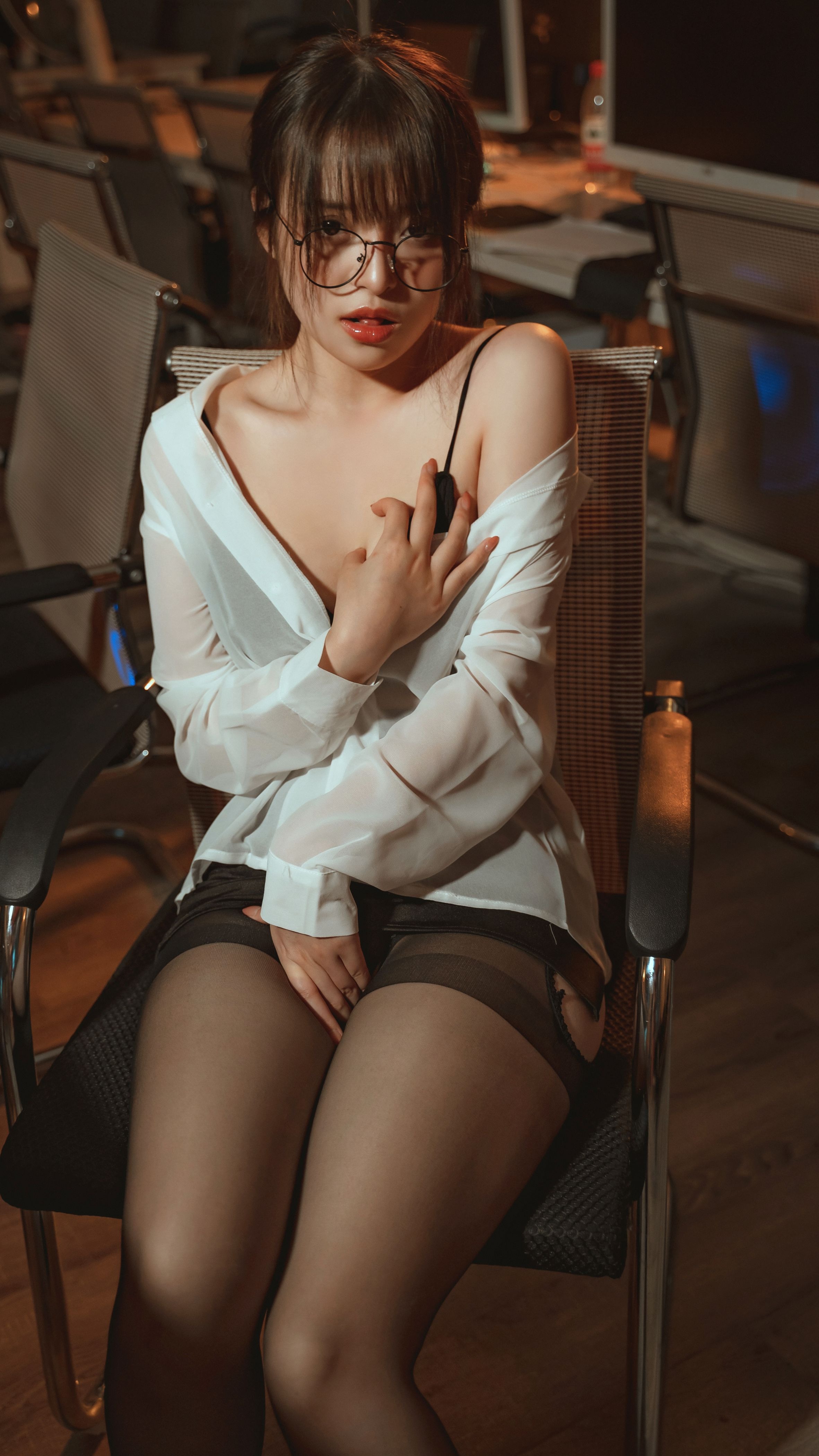 草莓味的奈奈兔 - 办公室OL-欲望教师 [42P+13V] 16