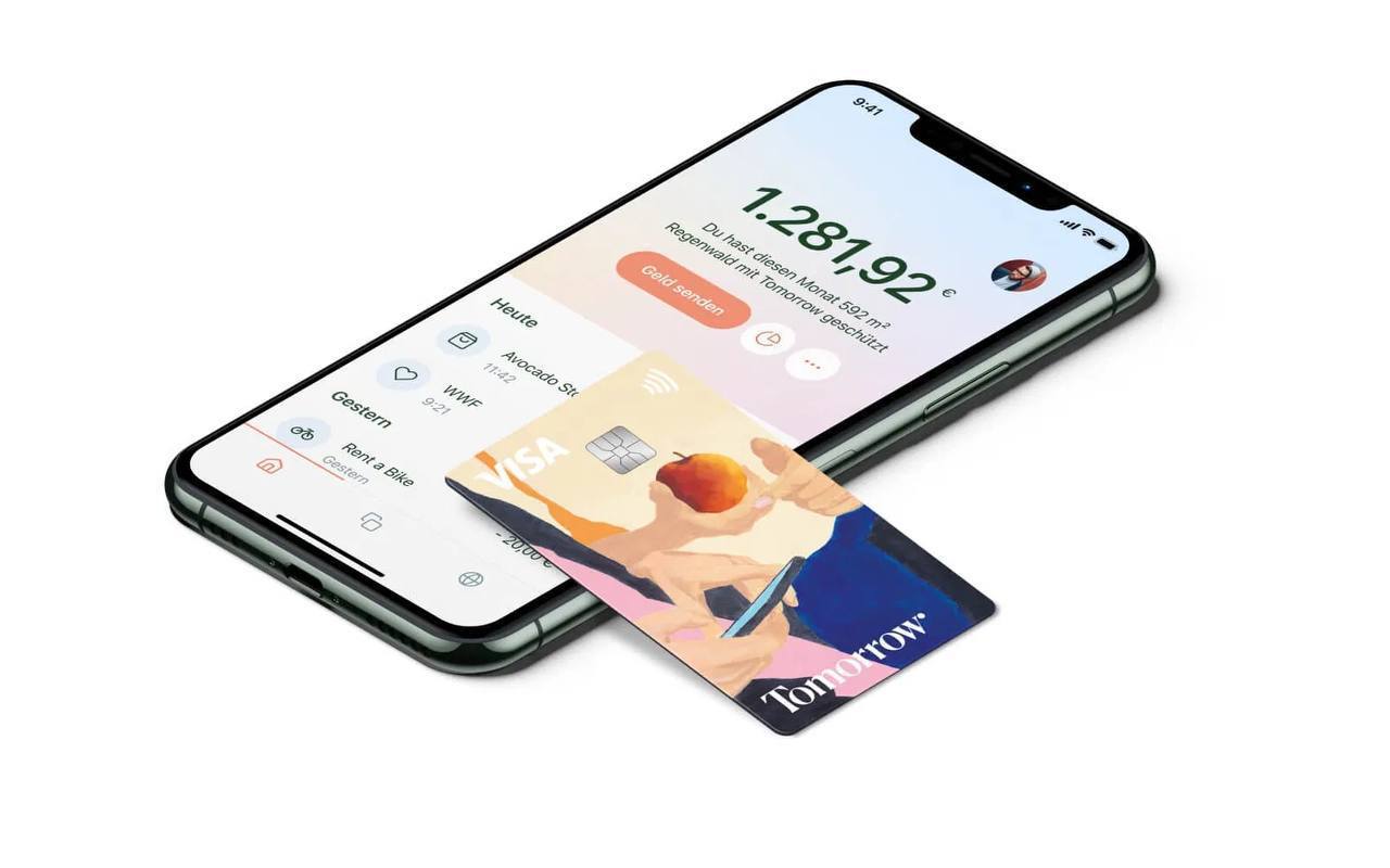 Смартфоны банки. Tomorrow Bank. Creative mobile Bank. Smartphone, банк карточки, билеты. Apple pay Мем.