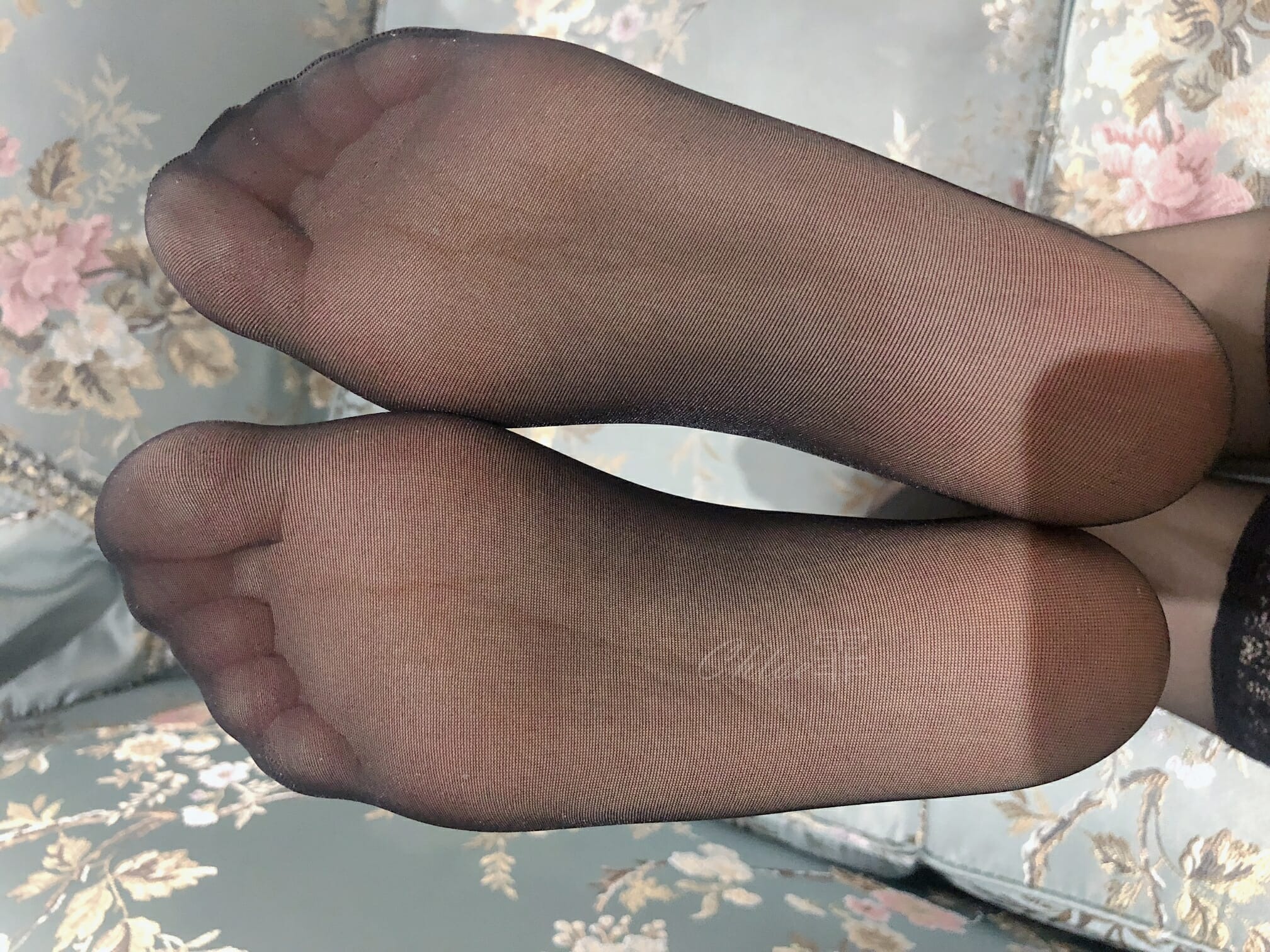 霏霏-淑女杏色大衣蕾丝连衣裙、名媛风女神气质黑色吊带裙外套、性感针织裙方扣酒红色单鞋[99P] 91