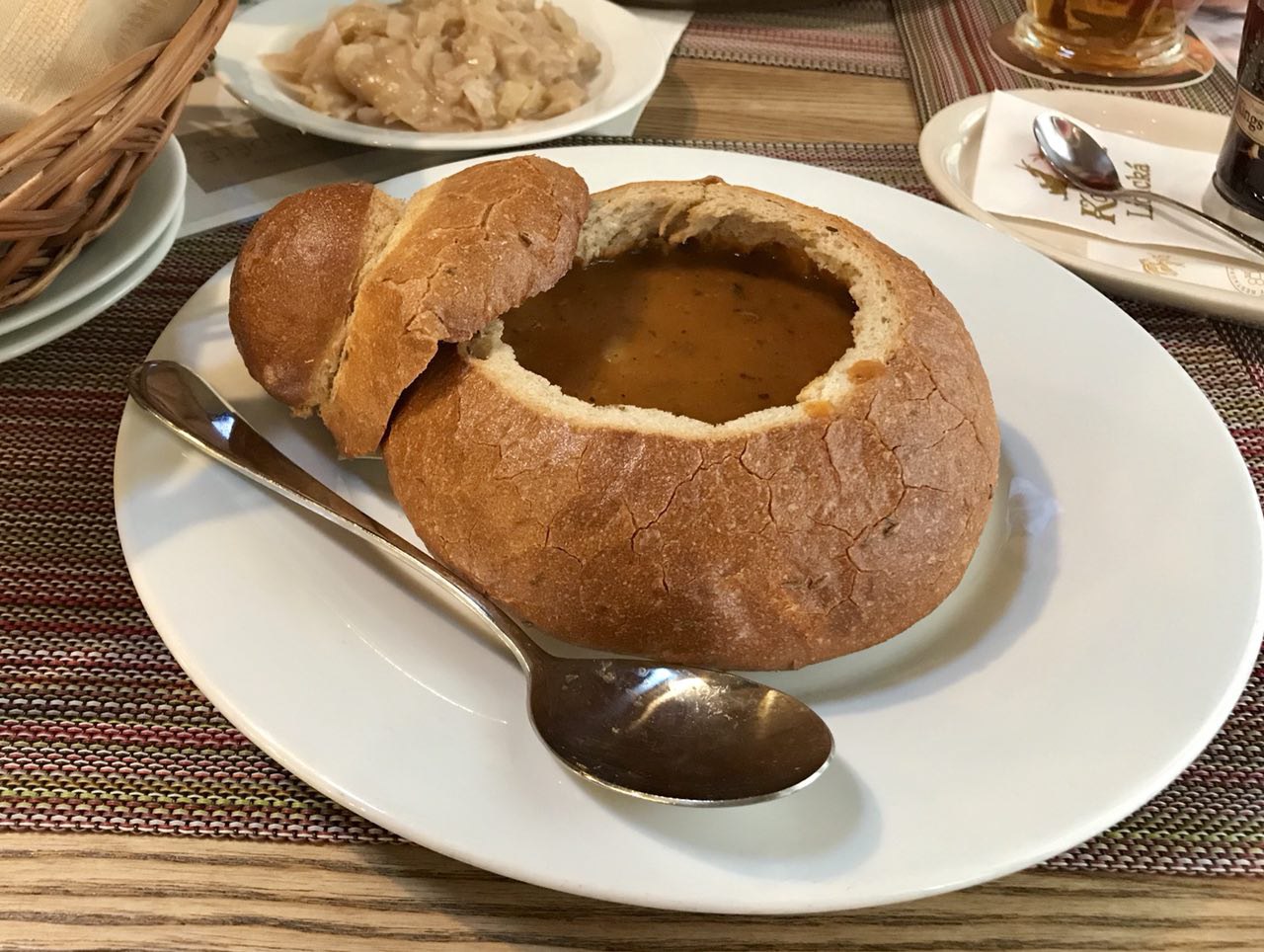 Суп гуляш Прага