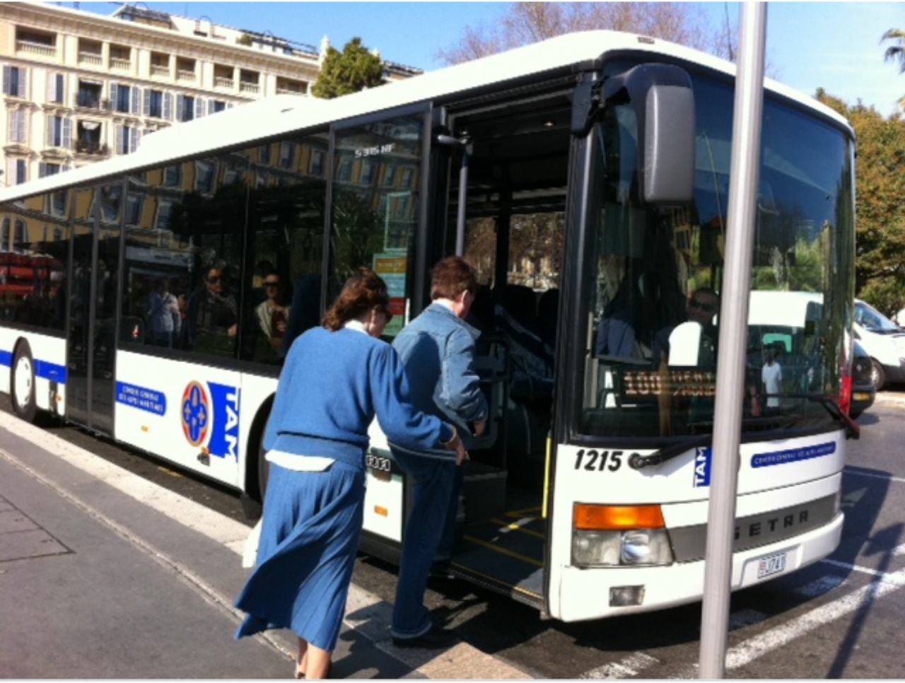 Видеть автобус. Автобус Ницца Монако. Кишинев Франция Ницца на автобус. Nice- Monaco Bus.