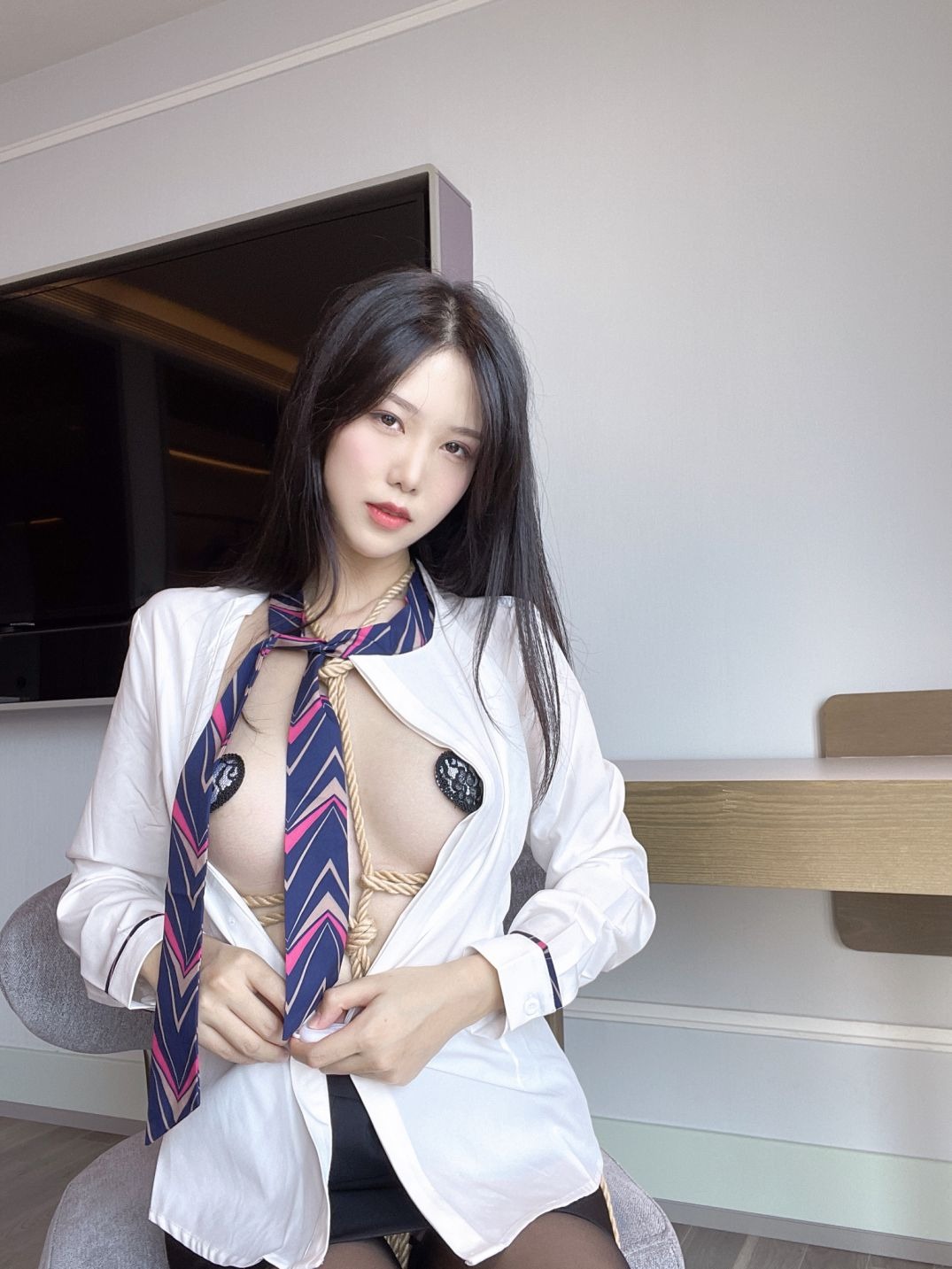 抖娘利世 - 绳缚空姐 [40P1V382MB] 10