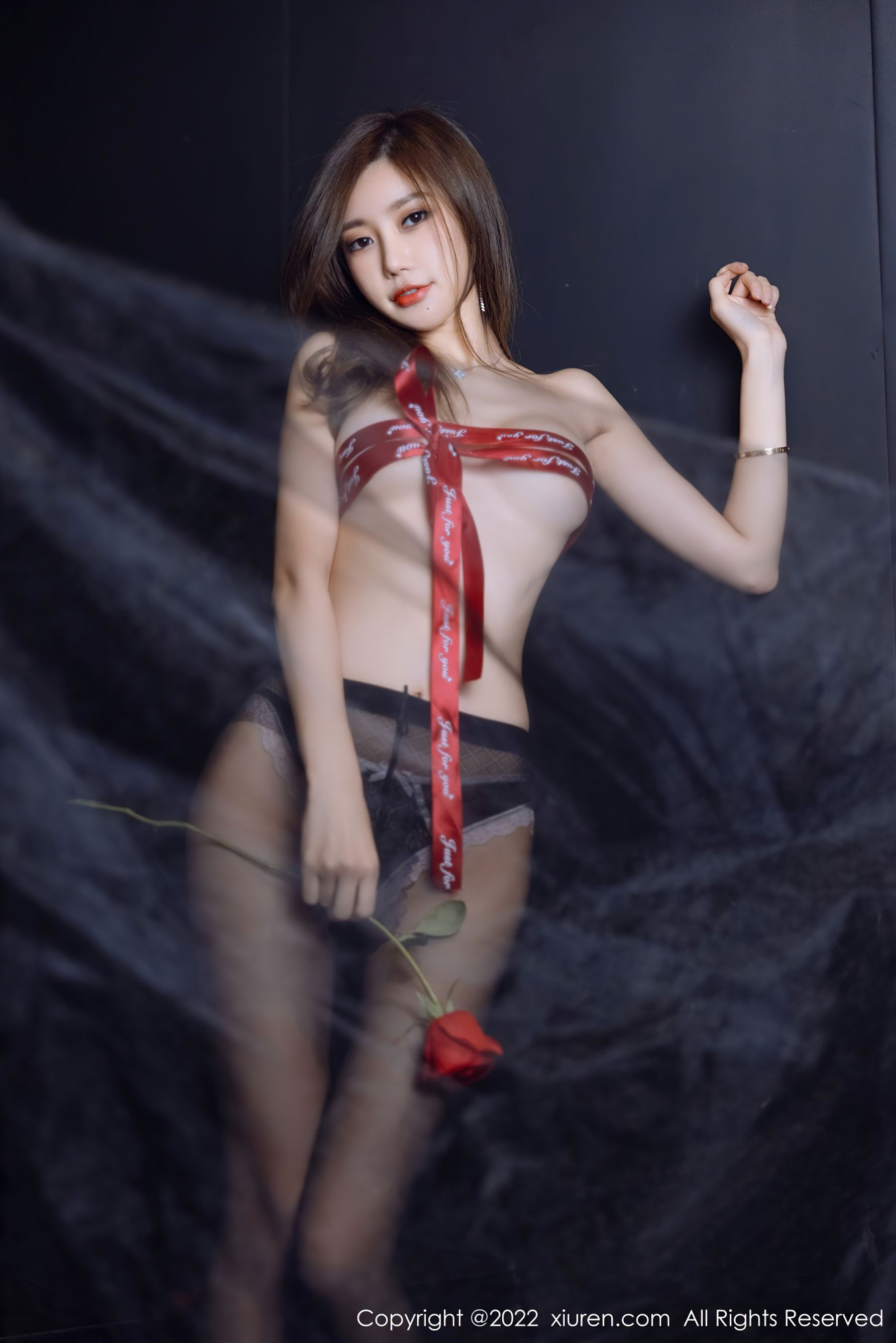 [秀人XiuRen]_No.4498_绮里嘉-写真图集共51P 2
