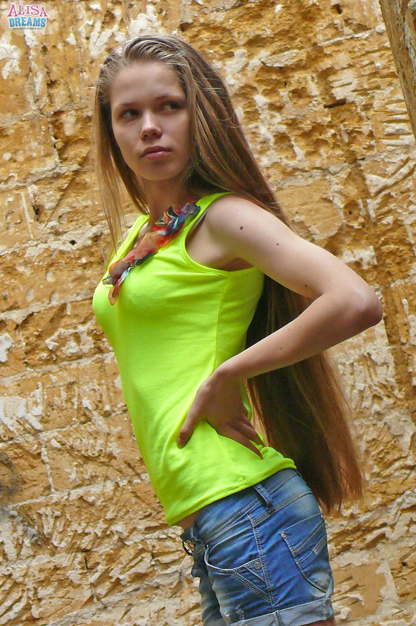 [Image: 54b104f442458661073de.jpg]