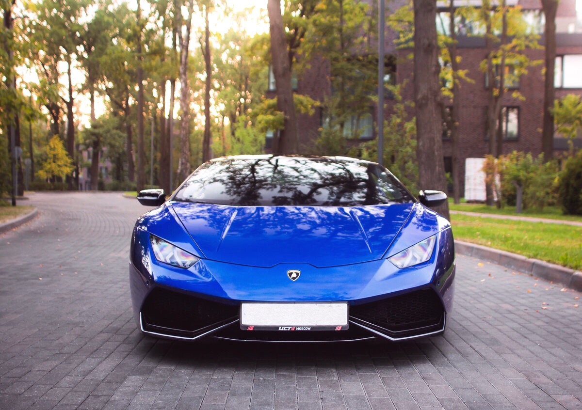 Lamborghini Huracan синий