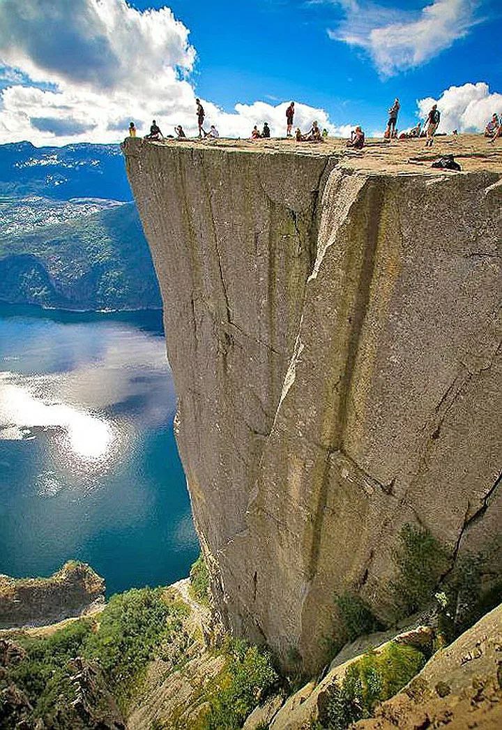 Famous Rock Preikestolen