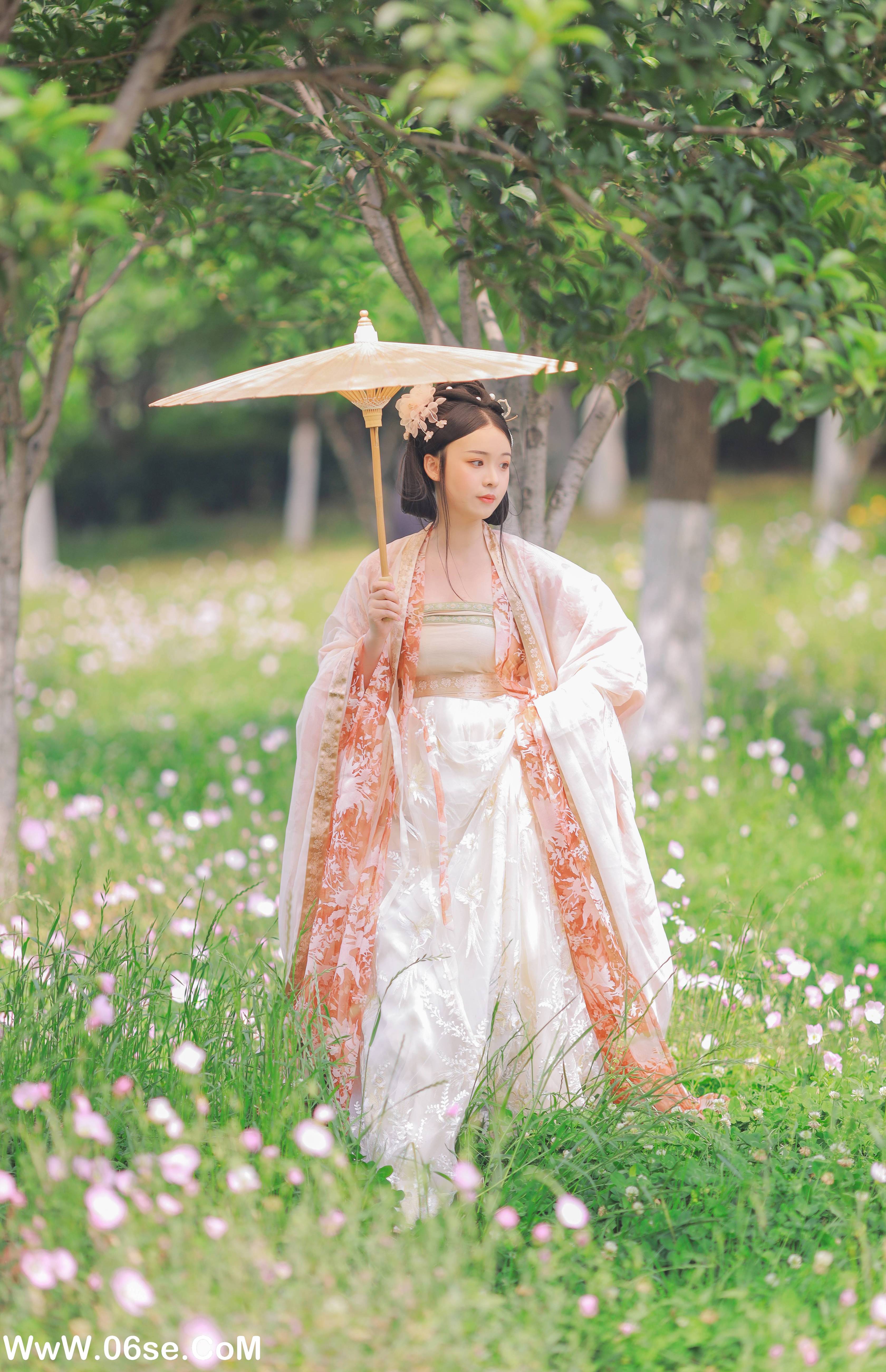 图片[18]-[YITUYU艺图语]2022.08.17 春有约 花不误 蘑菇任性鬼[19+1P／165MB]-六色网