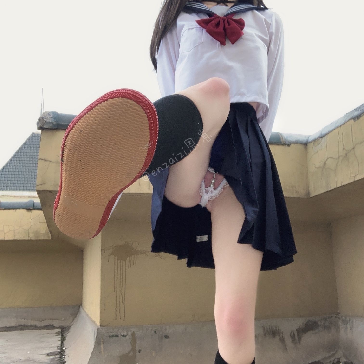 恩崽-天台水手服 58