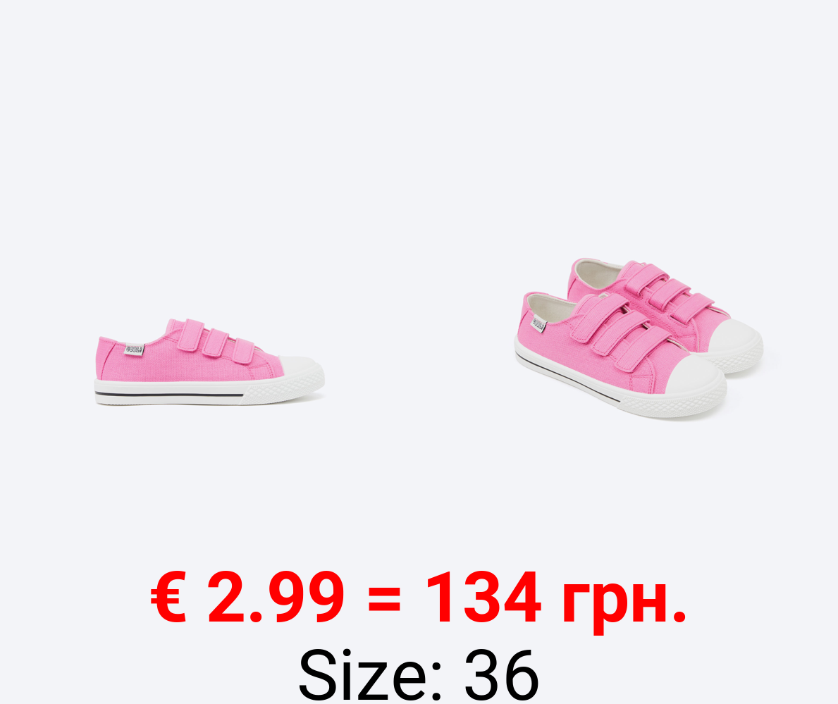 Fabric sneakers with toecap