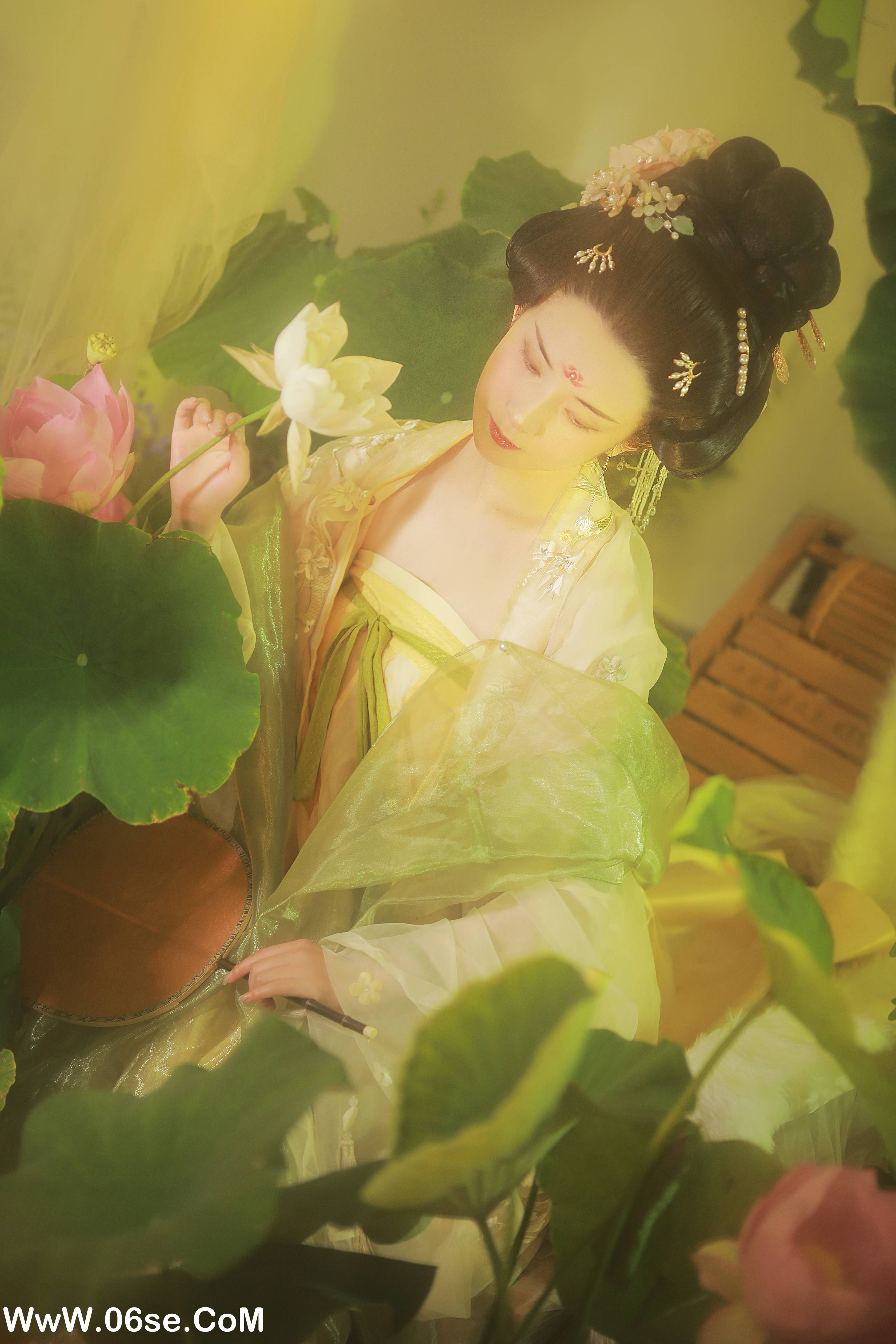 图片[6]-[YITUYU艺图语]2022.09.09 云想衣裳花想容 也清秋[31+1P／681MB]-六色网