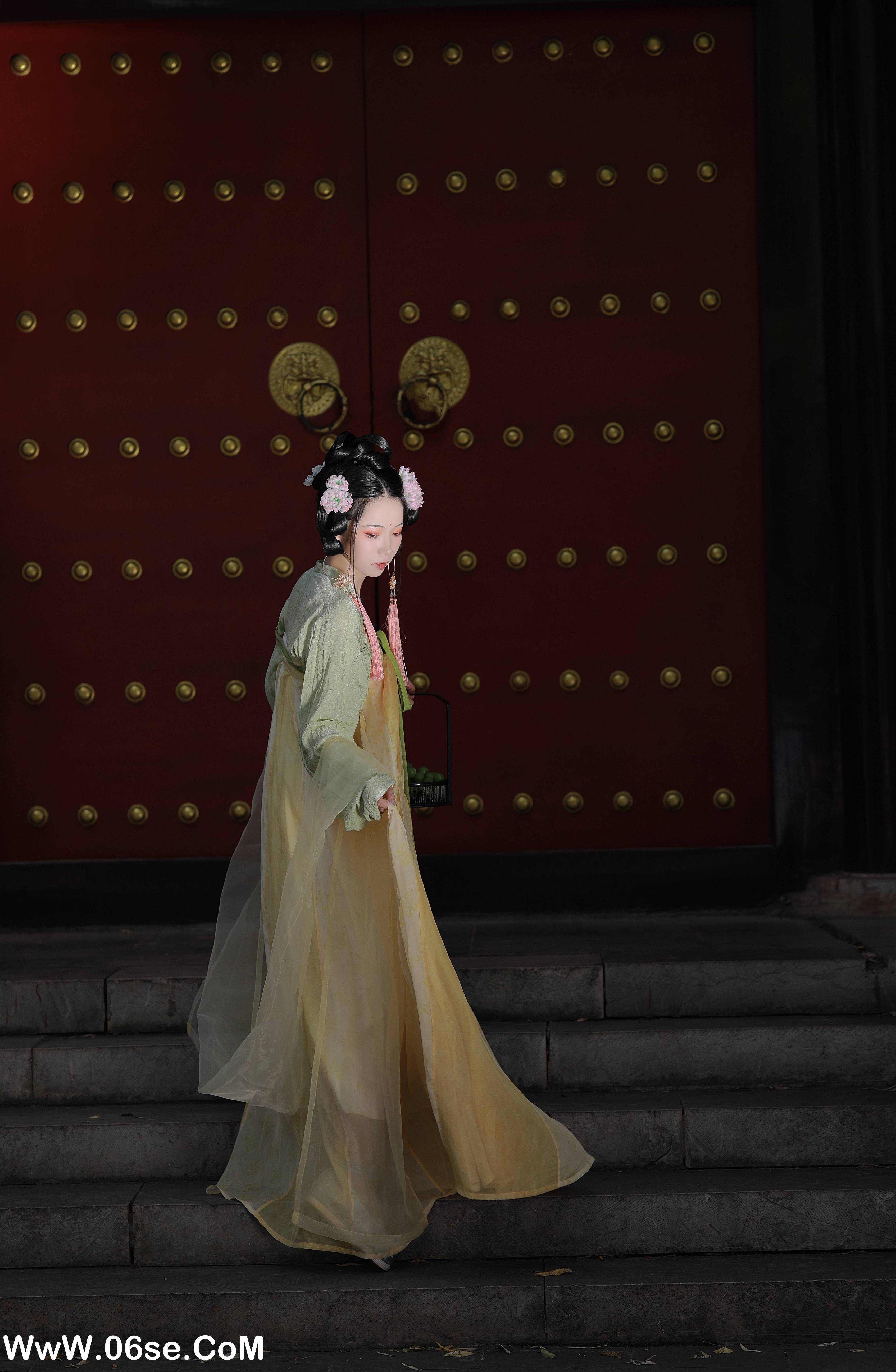 图片[3]-[YITUYU艺图语]2022.09.08 若无闲事挂心头 落花人独立[32+1P／673MB]-六色网