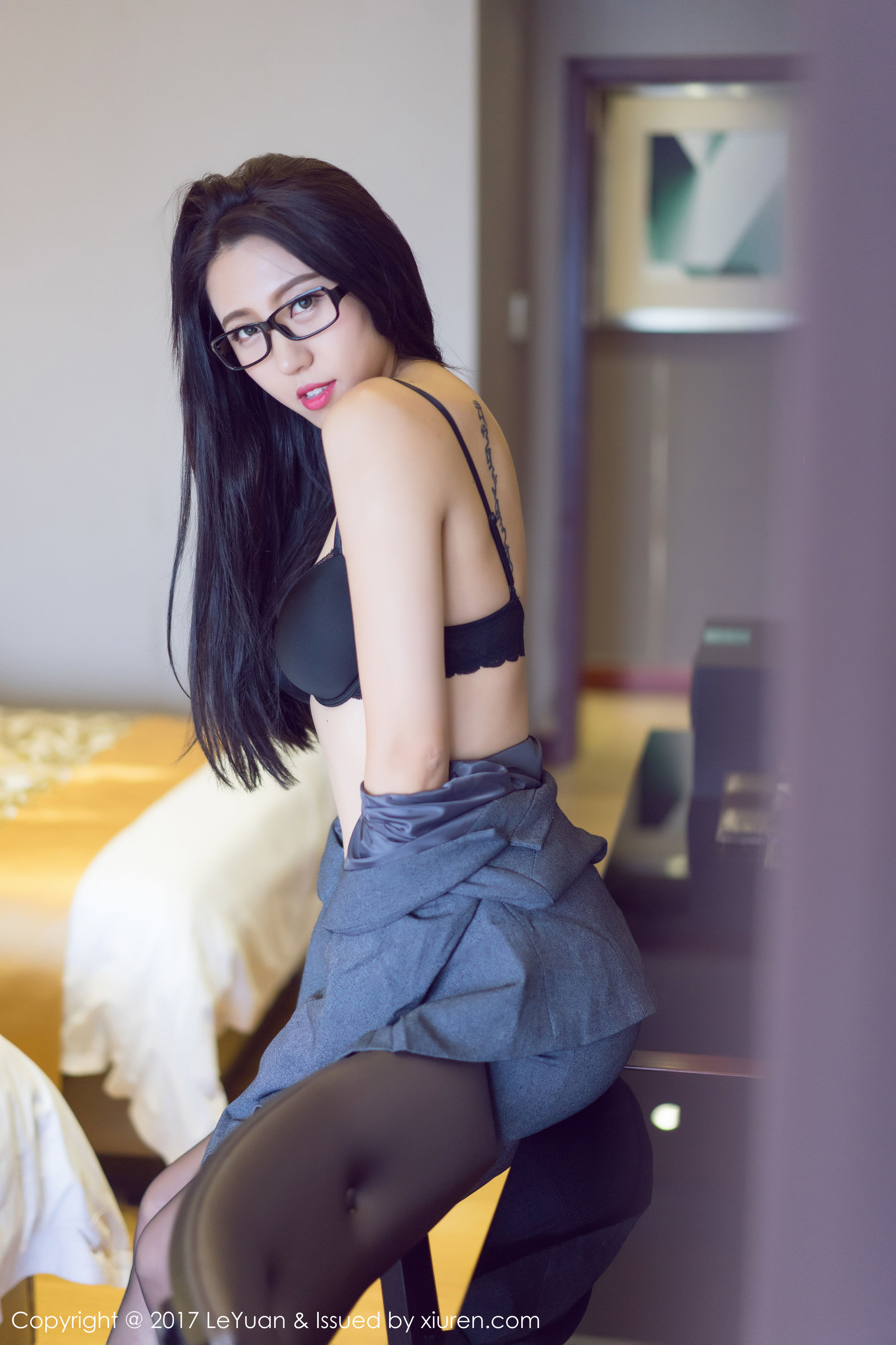 大熙《职场OL蒙面黑丝与浴室湿身性感诱惑》_[星乐园LeYuan]_VOL.044-写真图集共47P 1