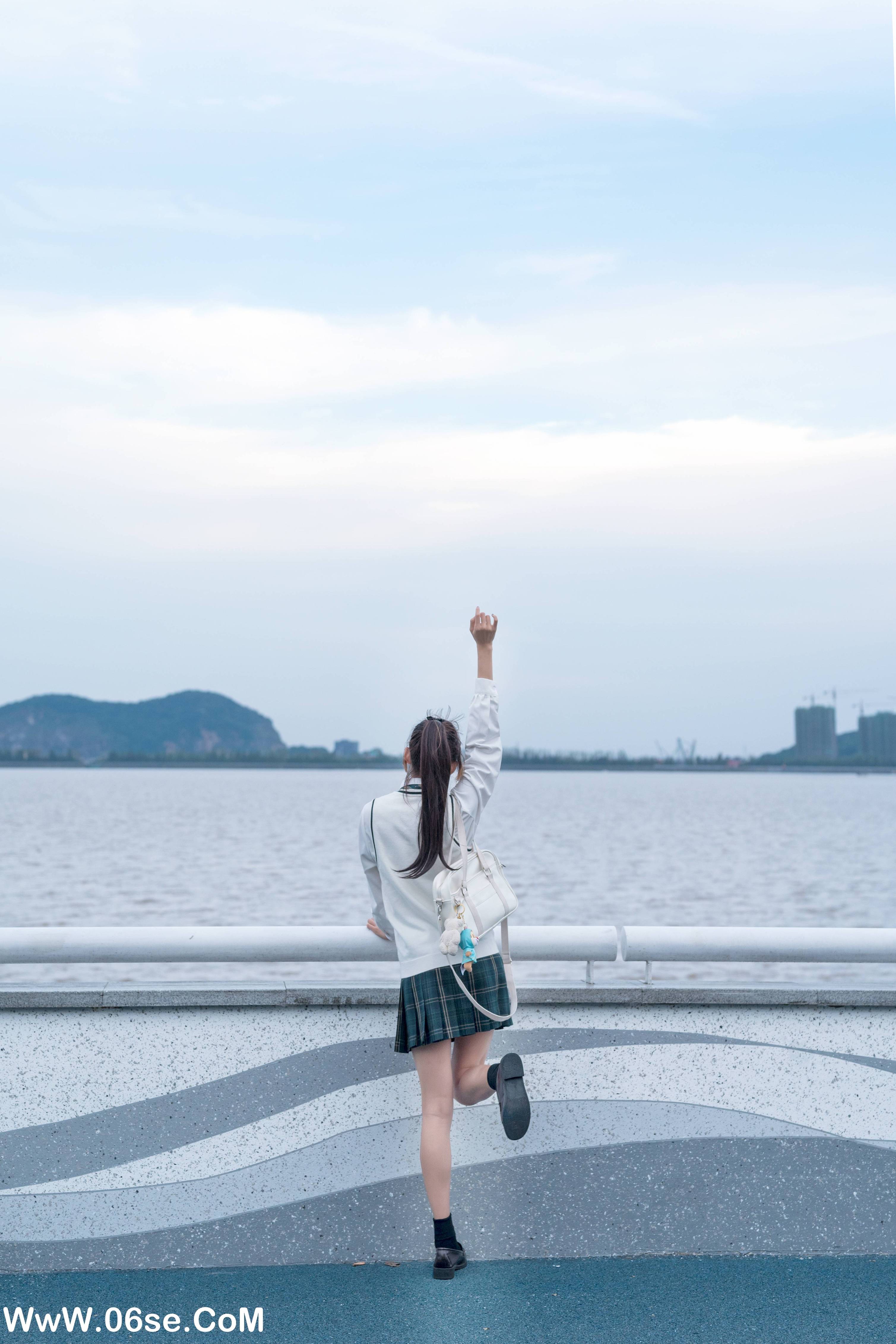 图片[3]-[YITUYU艺图语]2022.06.26 青草味的河堤 兔子Zzz不吃胡萝卜[26P-303M]-六色网