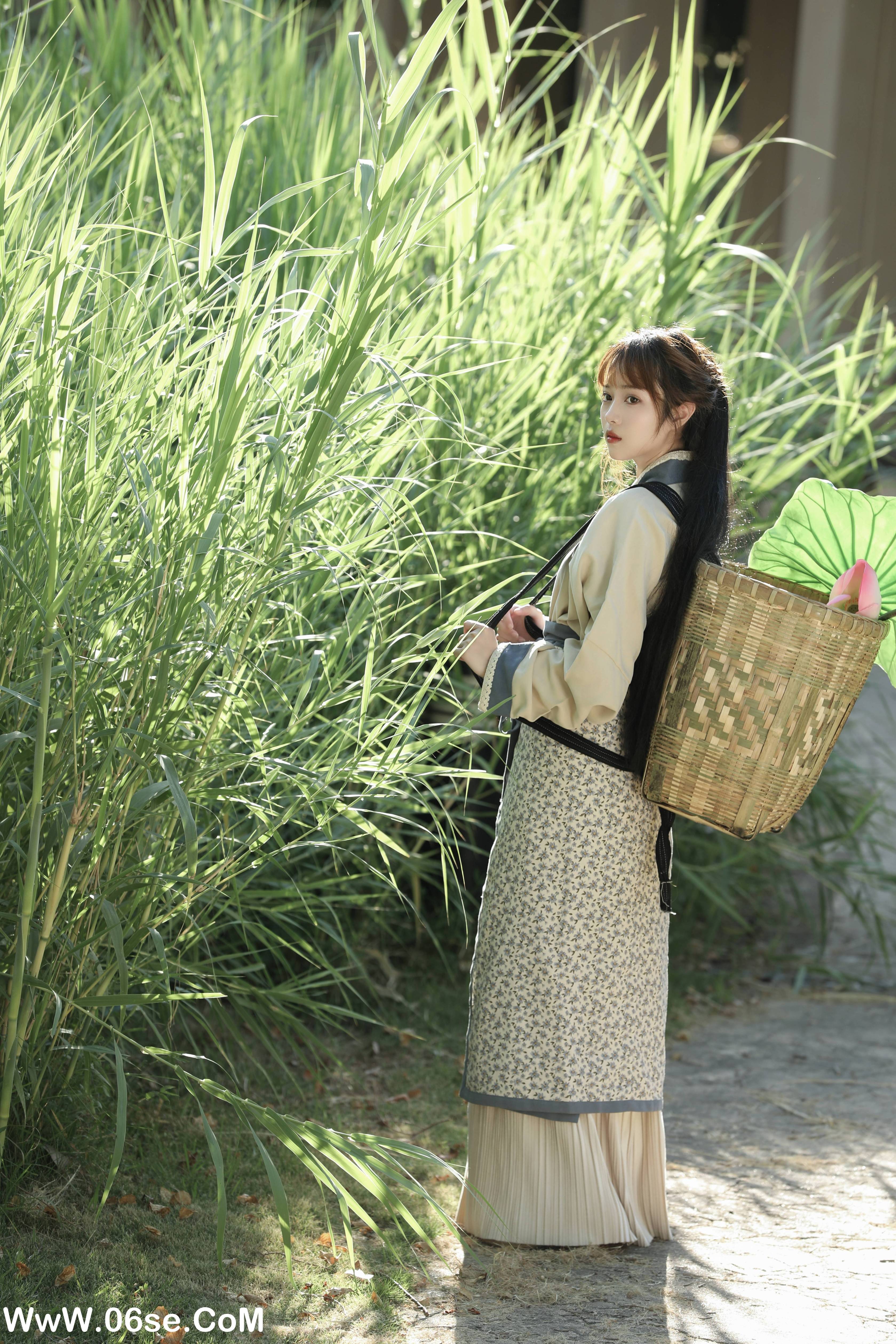 图片[12]-[YITUYU艺图语]2022.09.26 采荷 小薇人儿[37+1P／491MB]-六色网