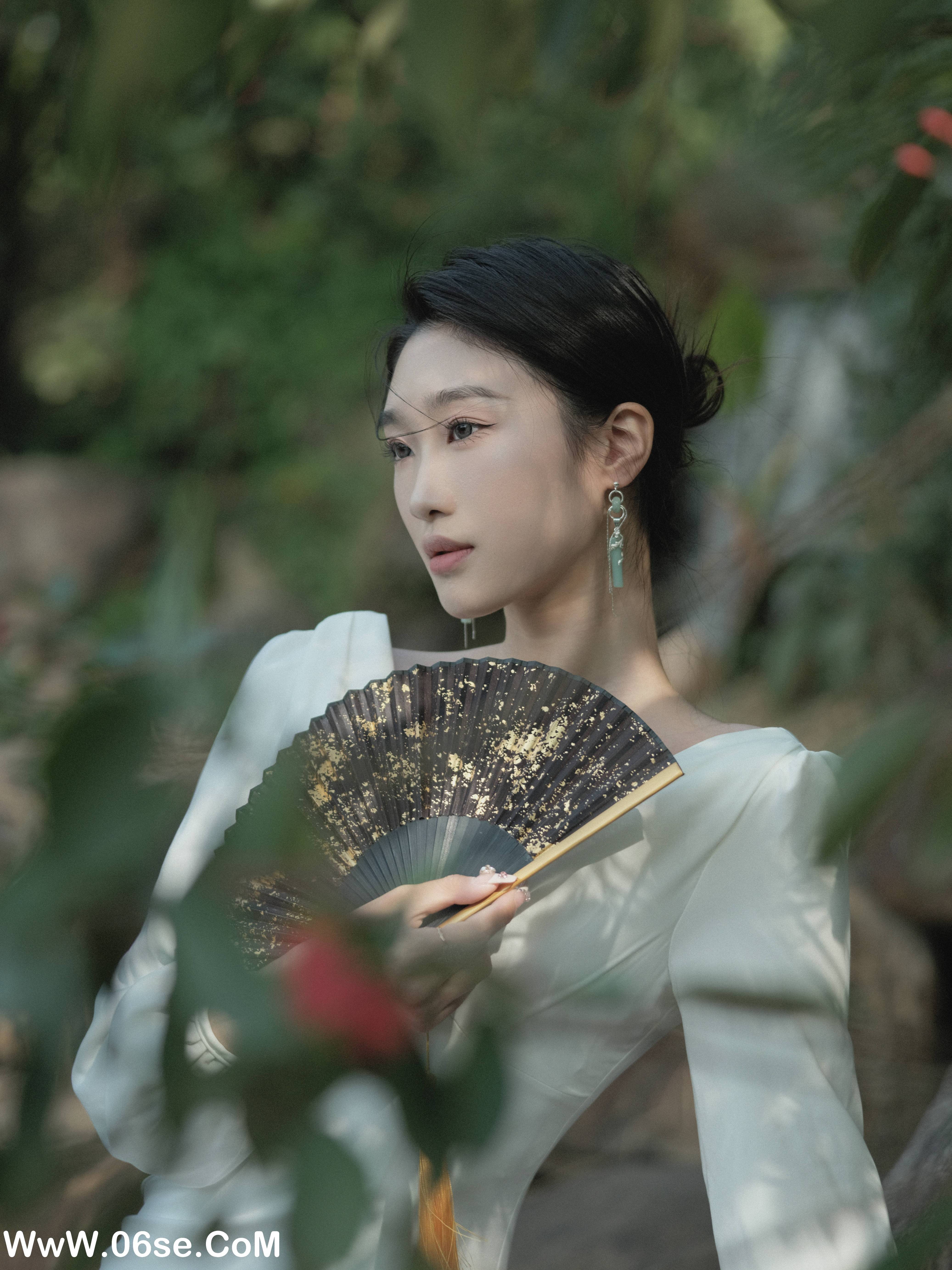 图片[33]-[YITUYU艺图语]2022.12.19 落叶飞花 likeu[46+1P／663MB]-六色网