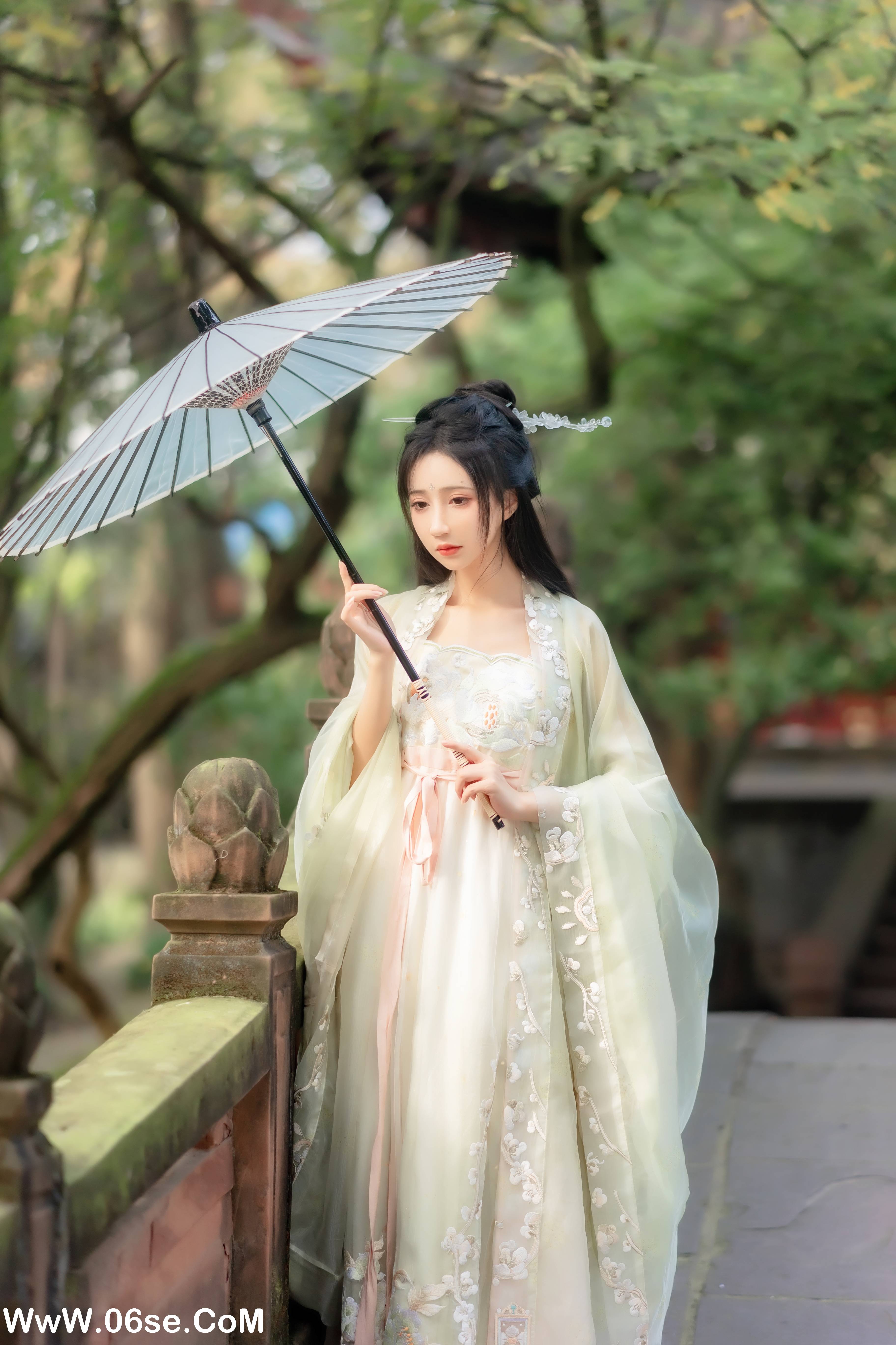 图片[9]-[YITUYU艺图语]2022.11.26 拒霜思 -绮罗生的小苏苏-[32+1P／249MB]-六色网