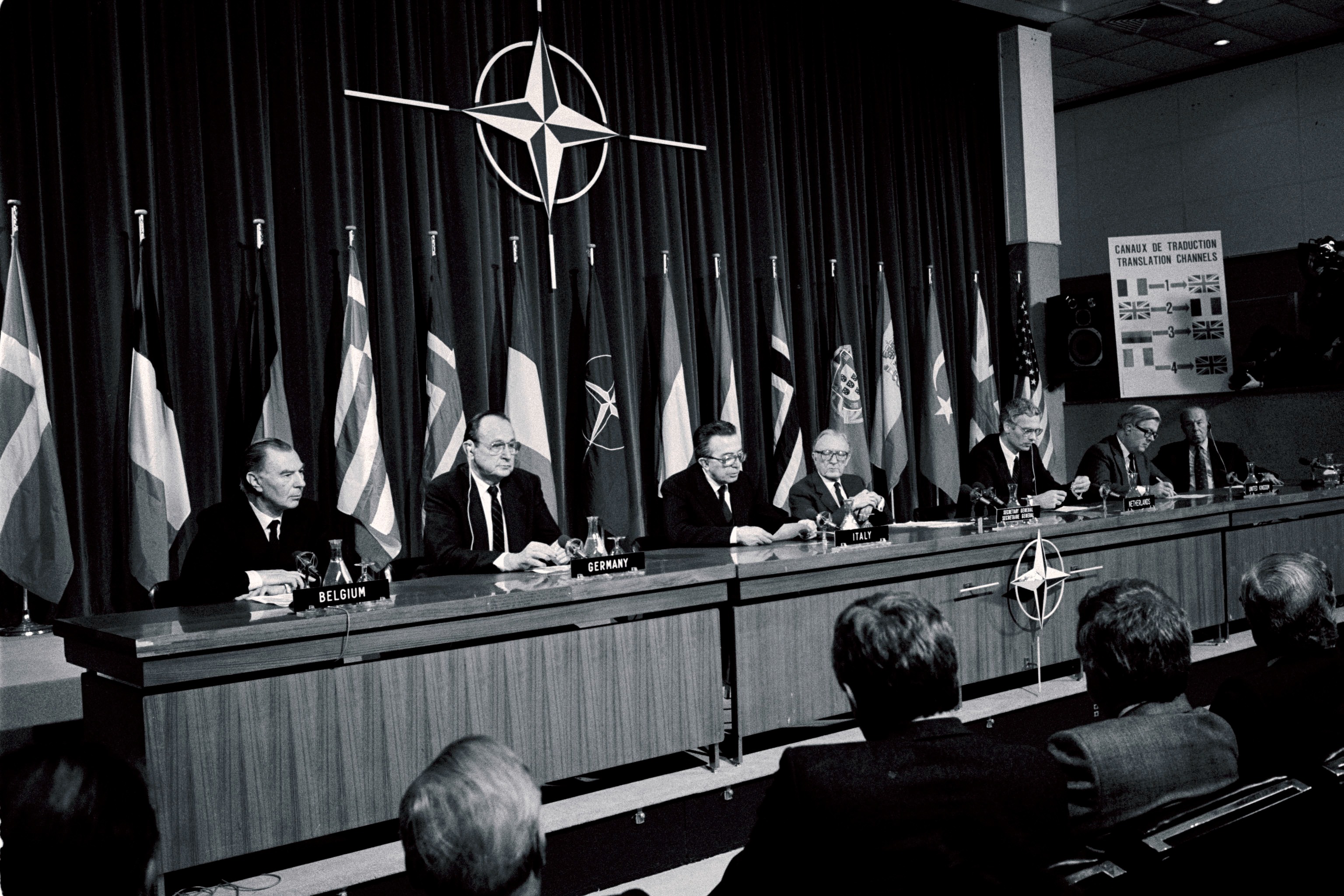 Появление нато. НАТО 1950. Собрание НАТО 1949. Образование НАТО 1949. НАТО 1987.