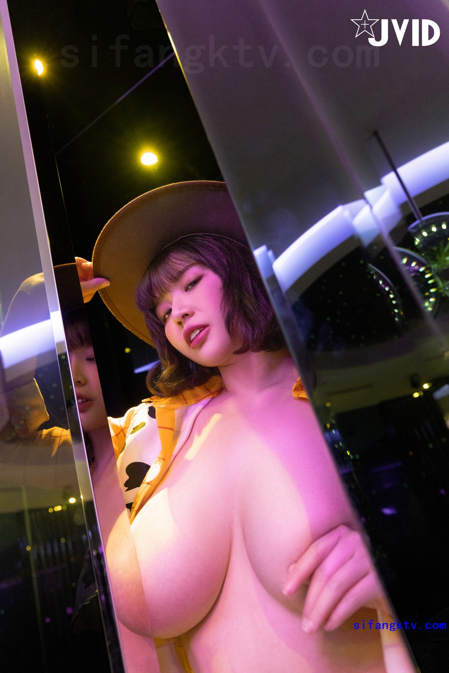 爆乳胡迪警長《茹茹》柔软真乳神 14