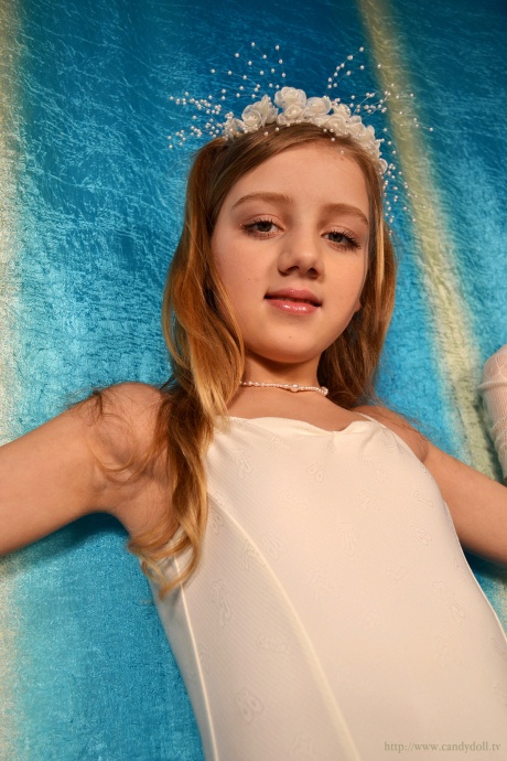 [Image: 5a7a4f4fe701d2f0eb3a8.jpg]