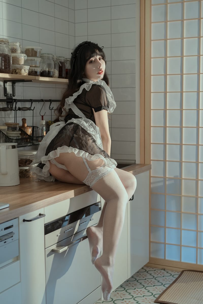 [Cos]云溪溪 - 奶桃 女仆 [40P+8V] 5