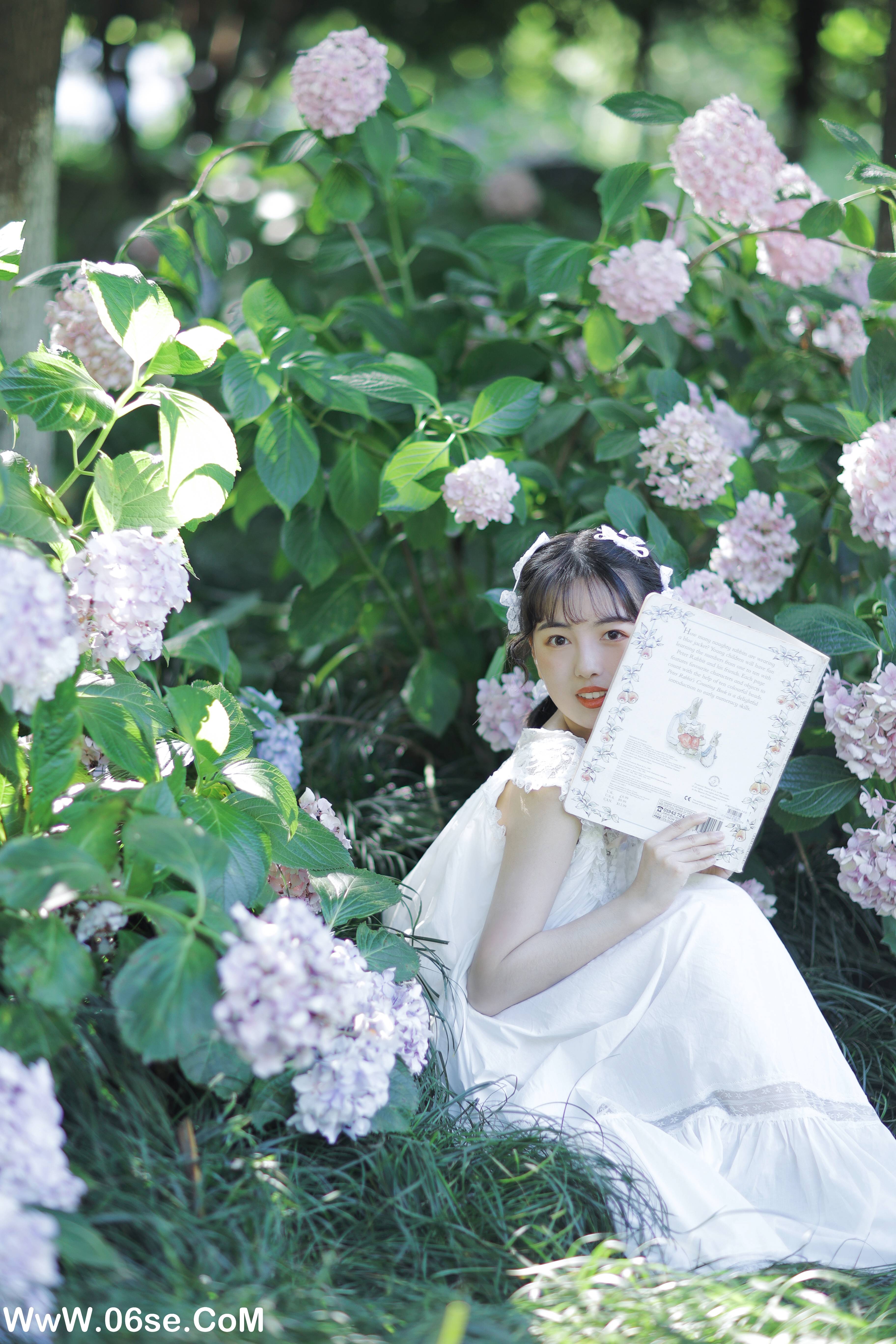 图片[8]-[YITUYU艺图语]2022.05.25 花儿与少女 欣雨[24P-204.16MB]-六色网