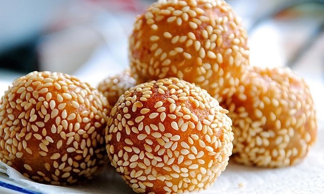 Вьетнамские шарики с кунжутом вошли в число 30 лучших жареных блюд: CNN