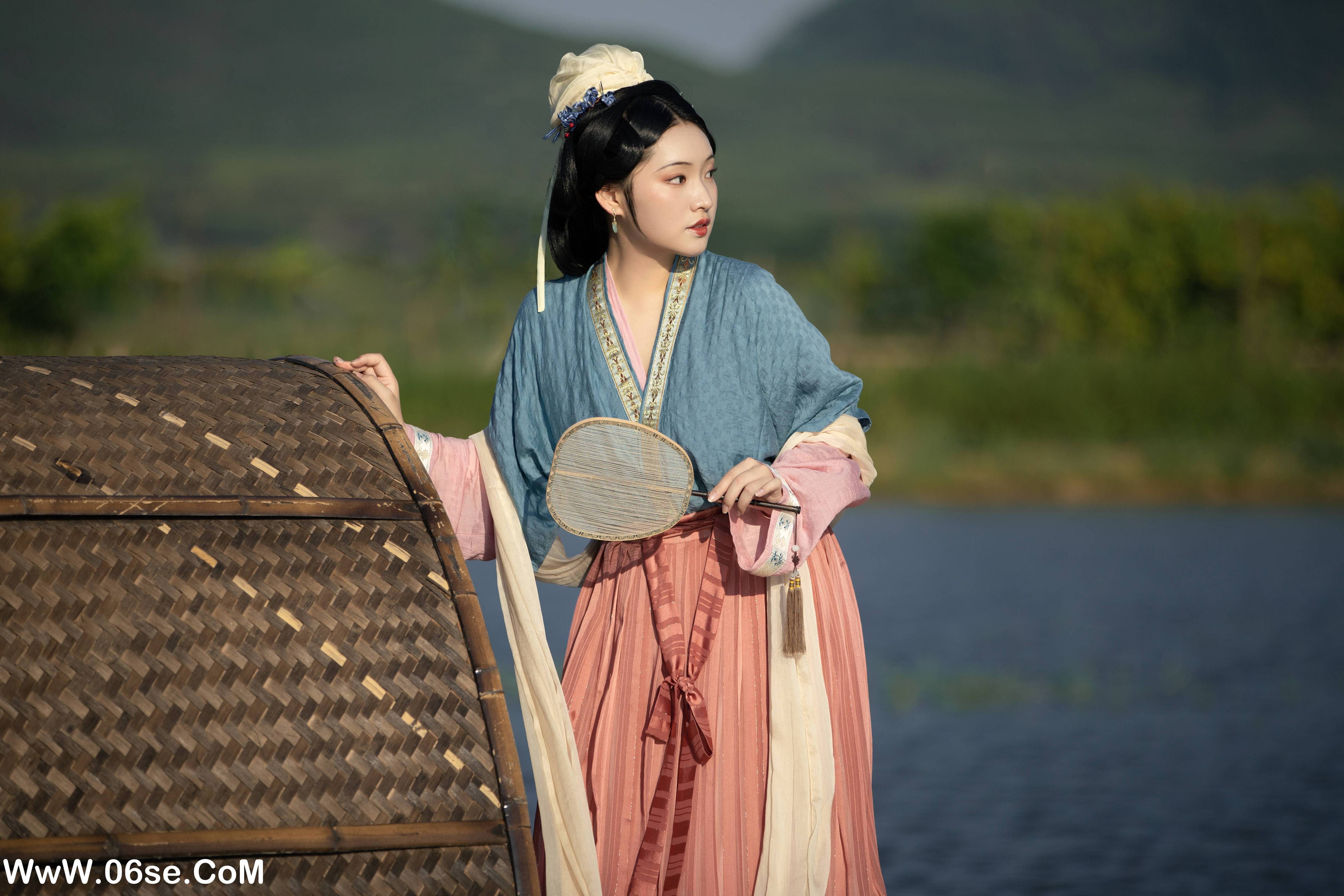 图片[23]-[YITUYU艺图语]2022.11.09 游湖 保卫萝卜的阿叽[35+1P／520MB]-六色网